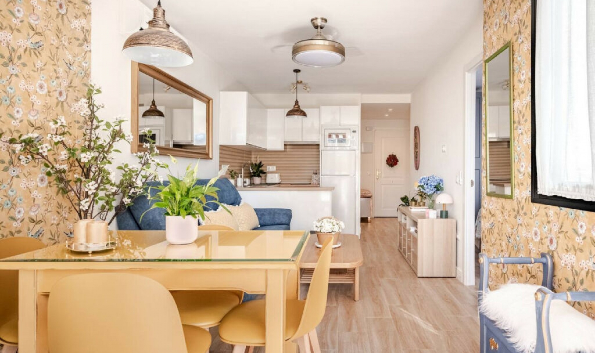 Resale - Apartment -
Los Alamos