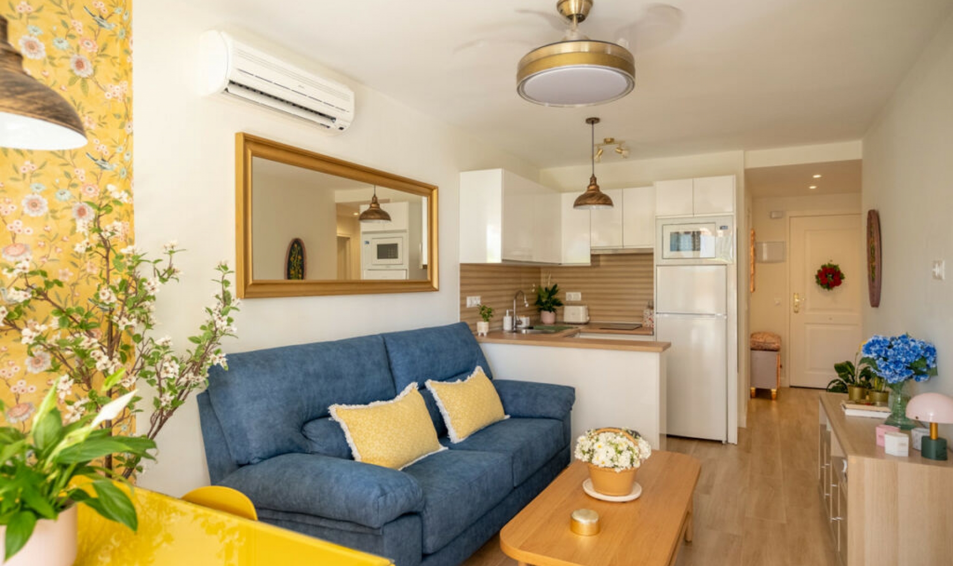 Resale - Apartment -
Los Alamos