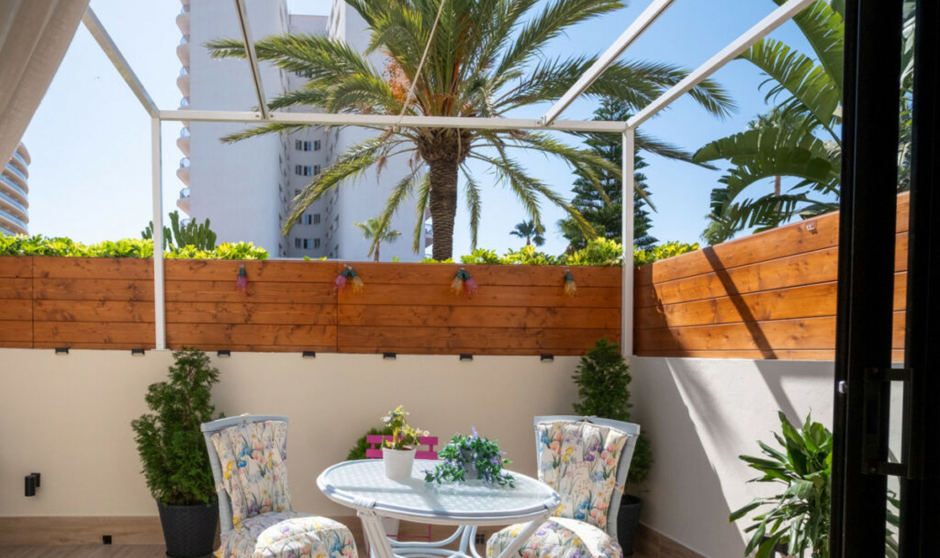 Resale - Apartment -
Los Alamos