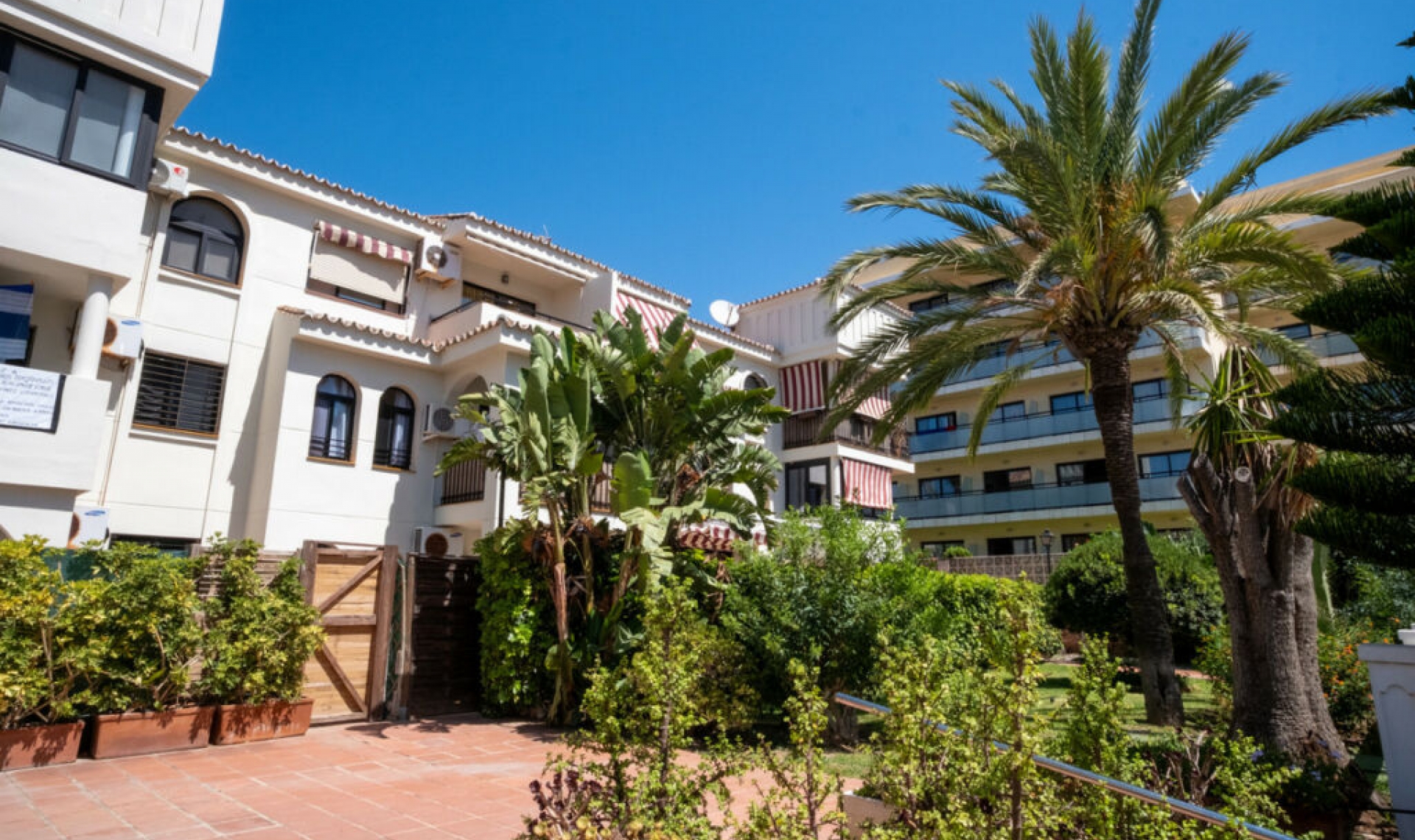 Resale - Apartment -
Los Alamos