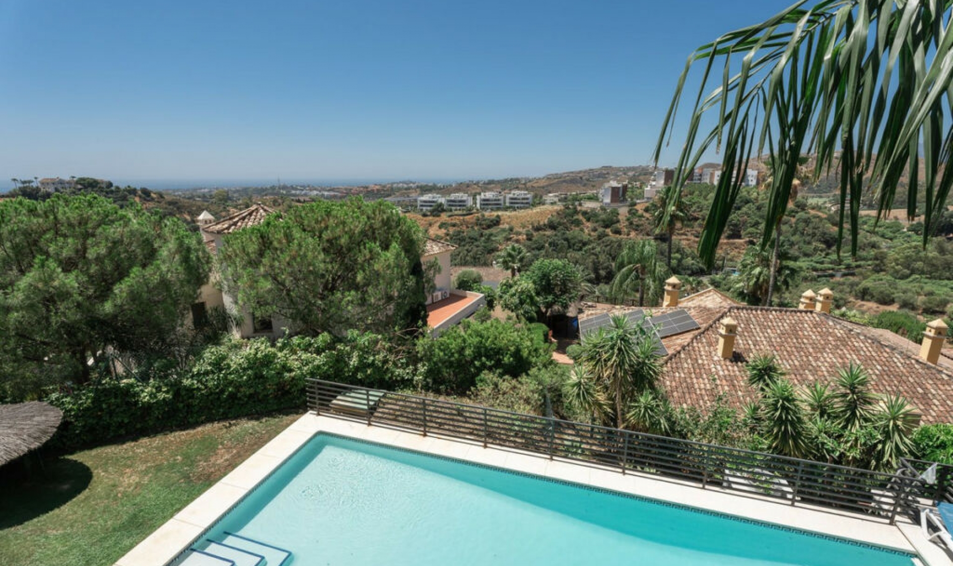 Resale - Apartment -
Los Almendros