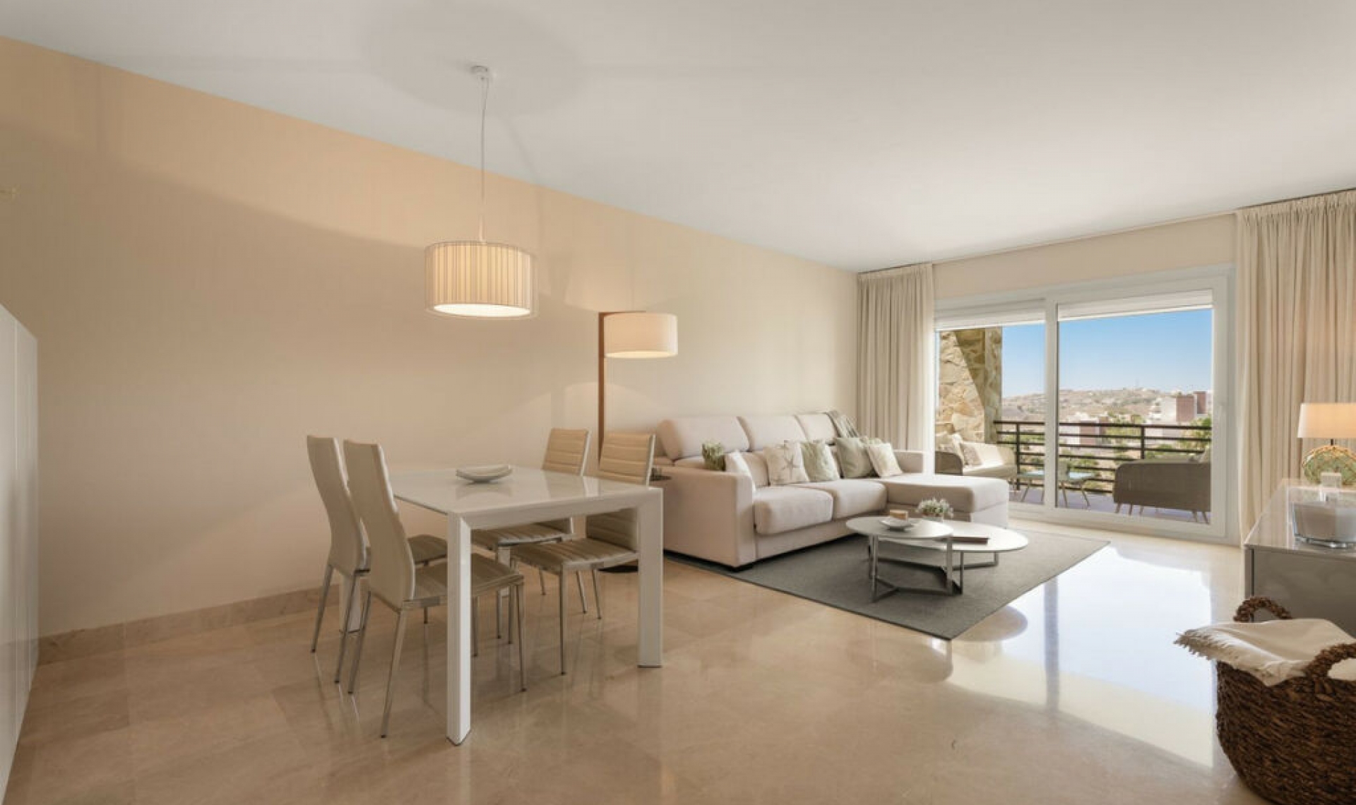 Resale - Apartment -
Los Almendros