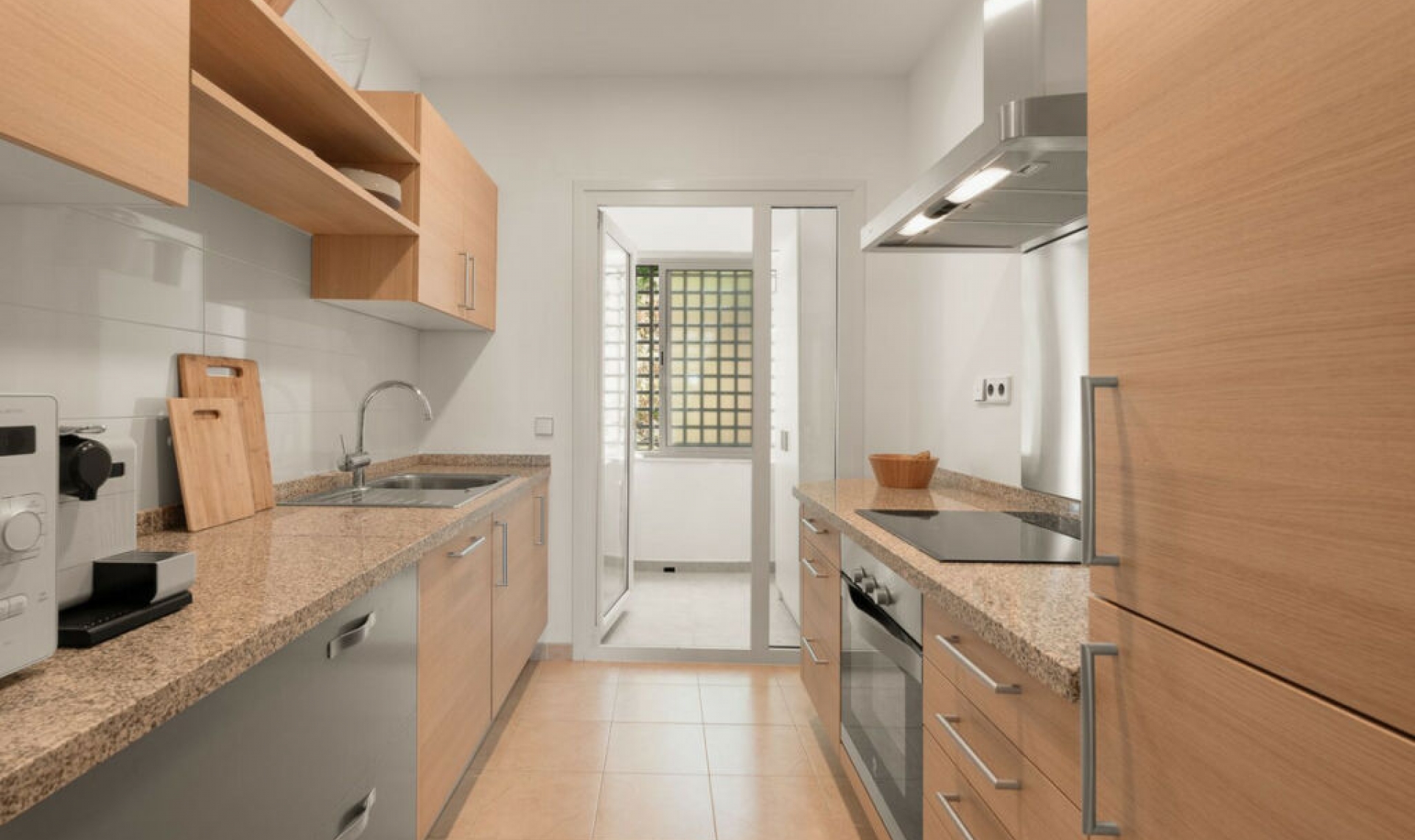 Resale - Apartment -
Los Almendros