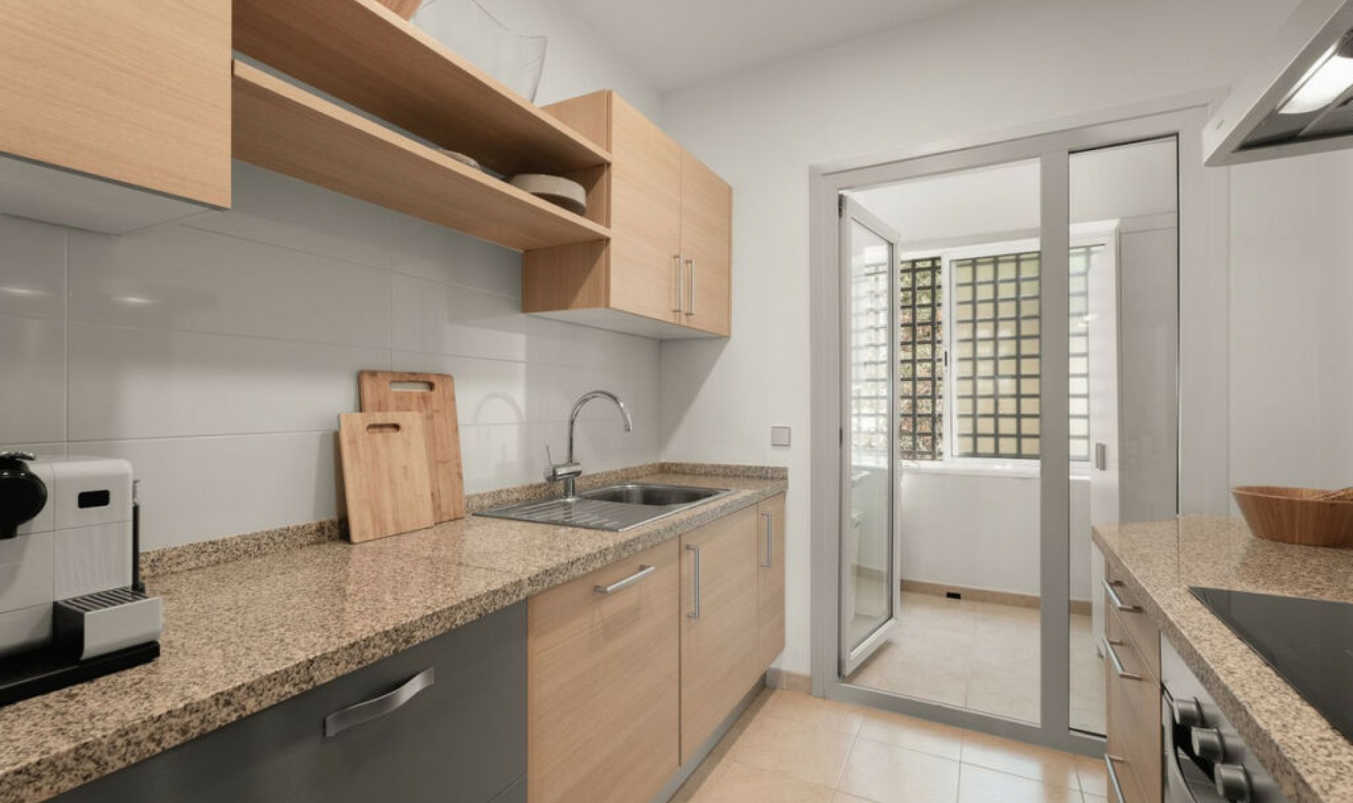 Resale - Apartment -
Los Almendros