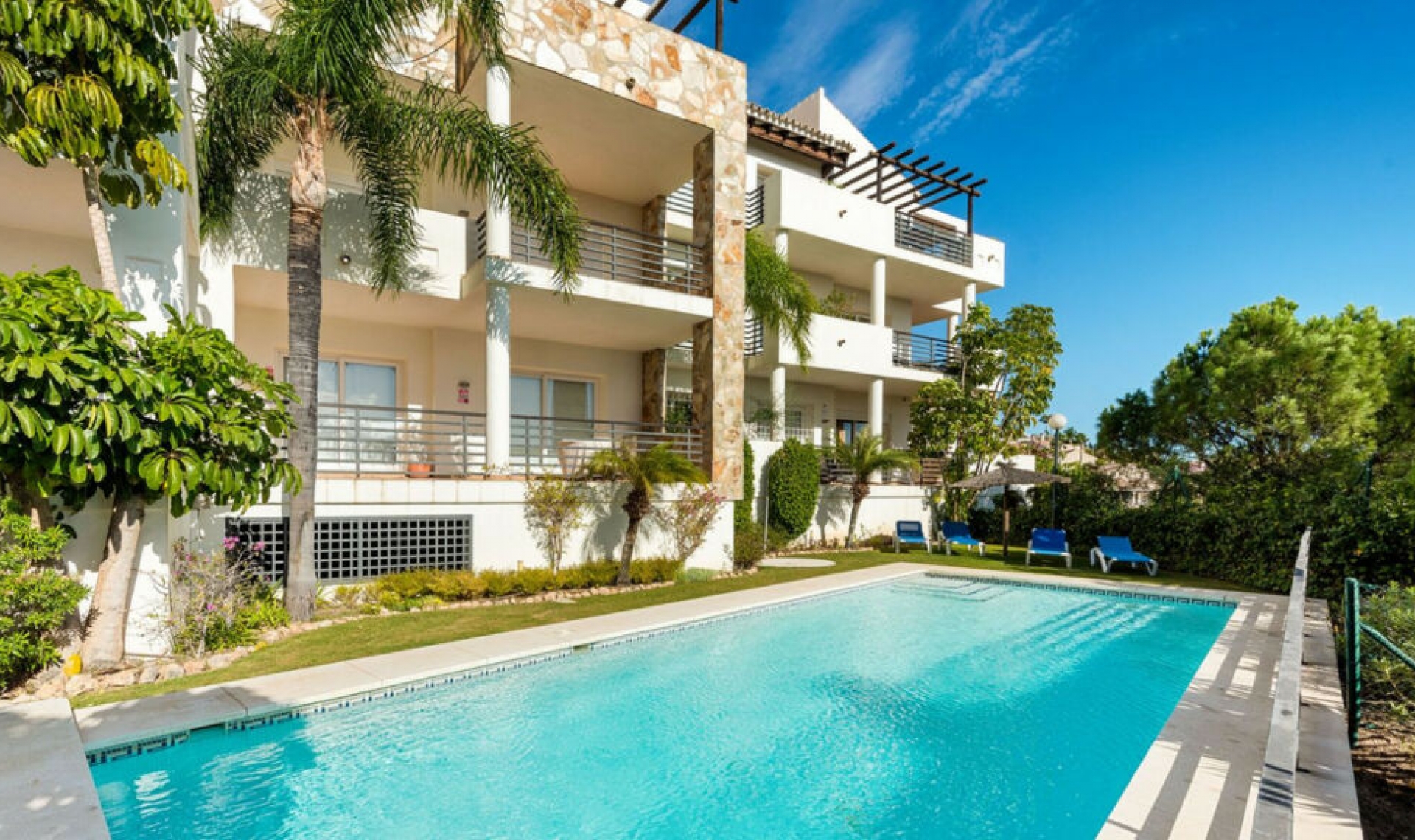 Resale - Apartment -
Los Almendros