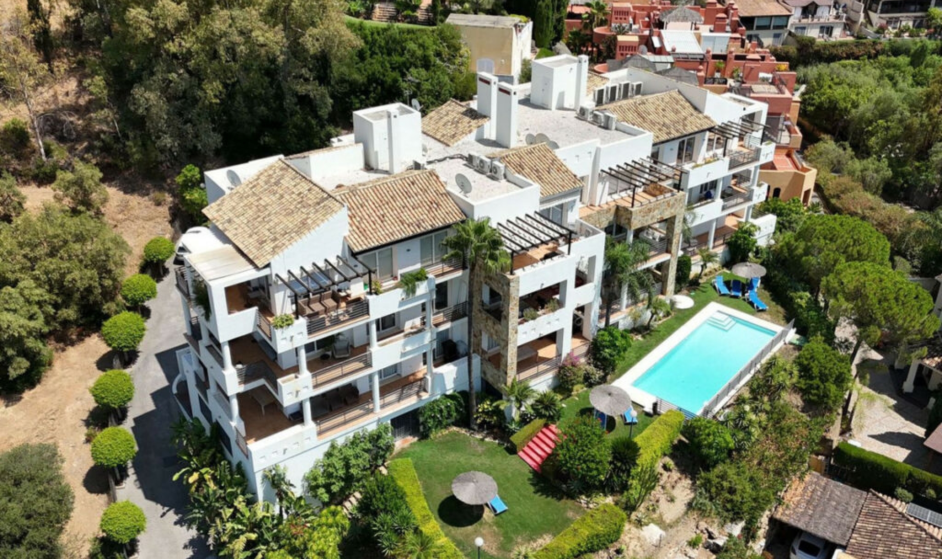 Resale - Apartment -
Los Almendros