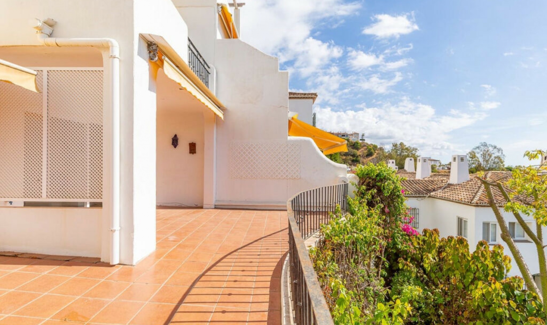 Resale - Apartment -
Los Almendros