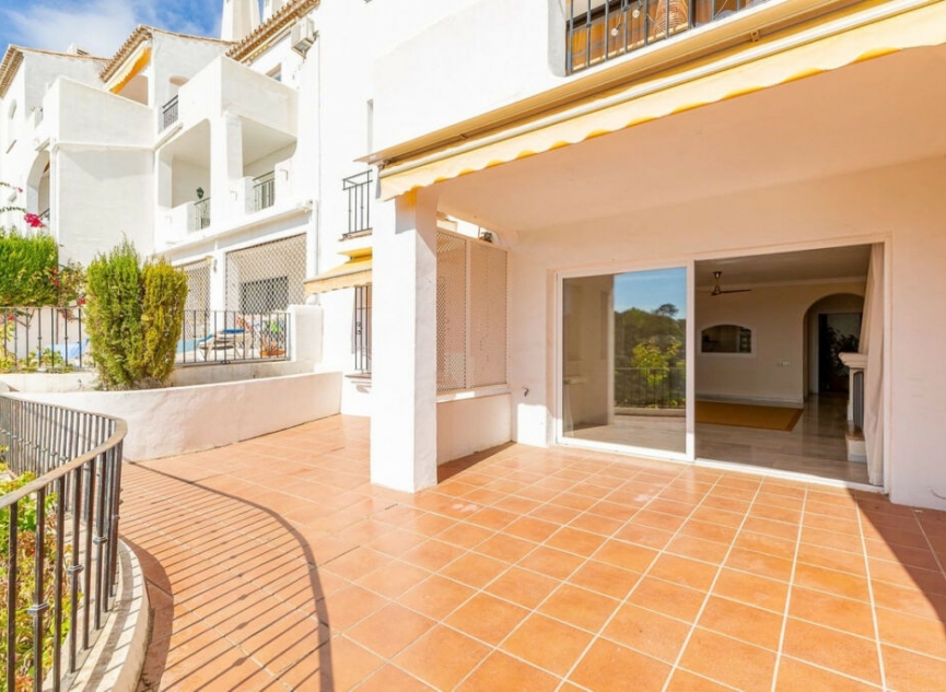 Resale - Apartment -
Los Almendros