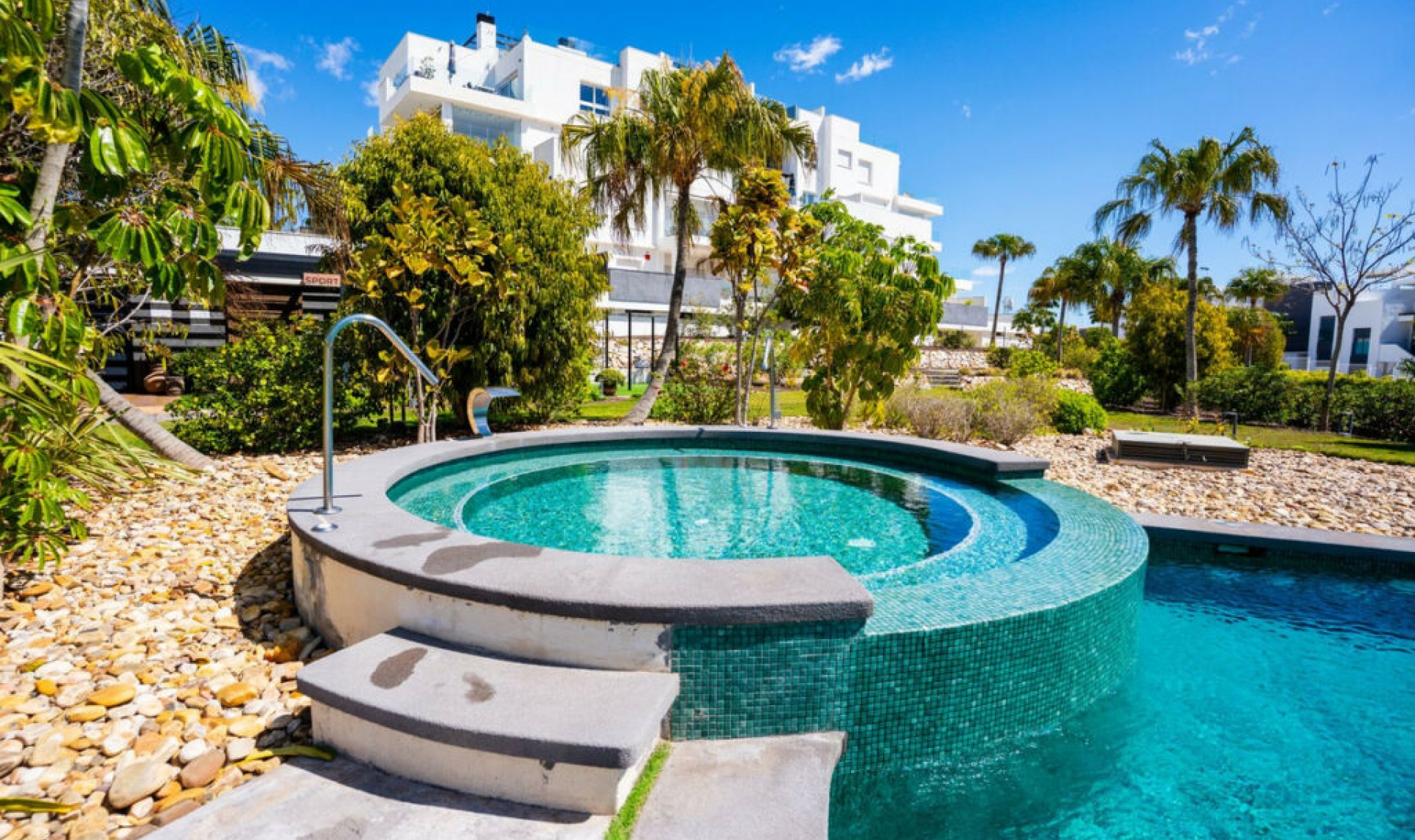 Resale - Apartment -
Los Altos