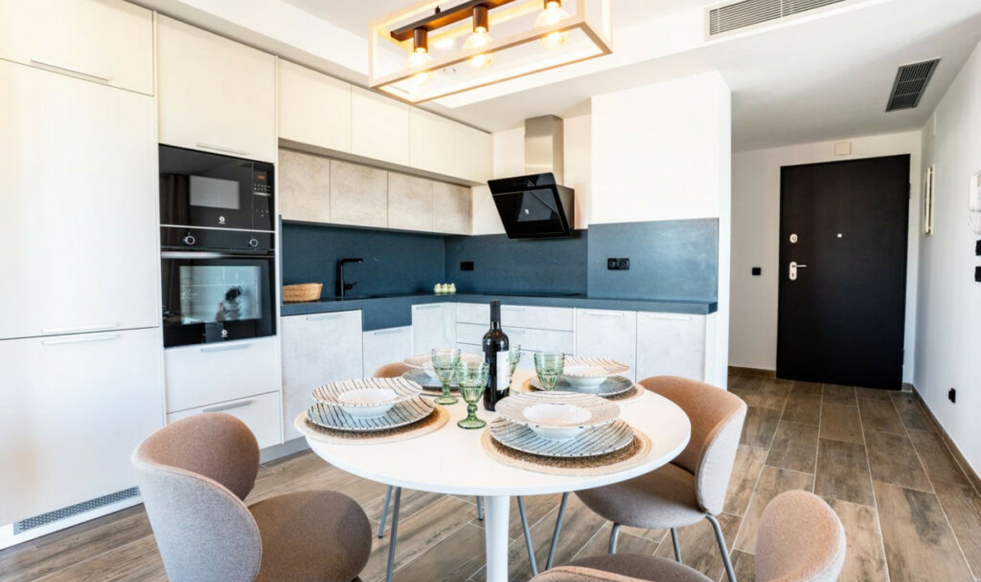 Resale - Apartment -
Los Altos