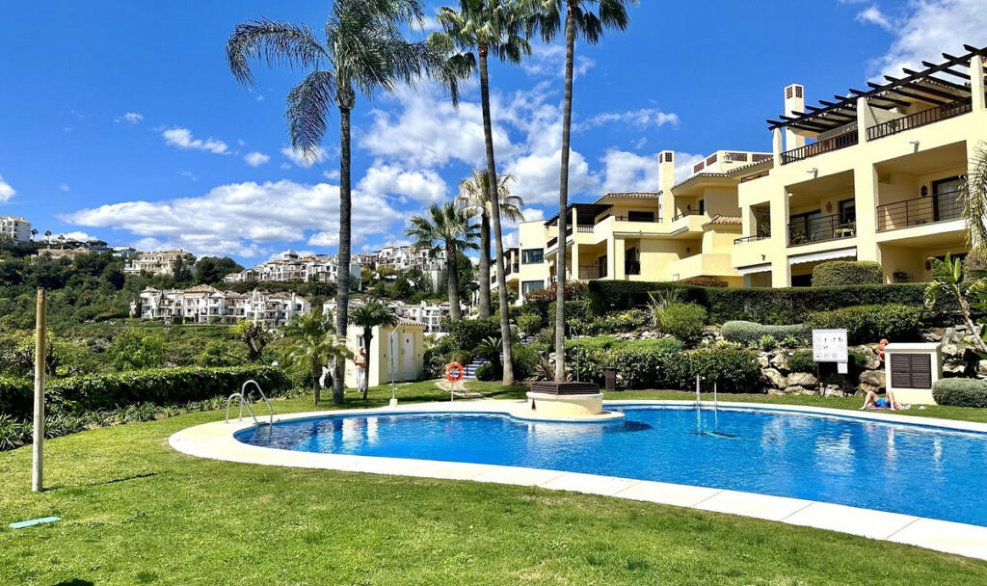 Resale - Apartment -
Los Arqueros