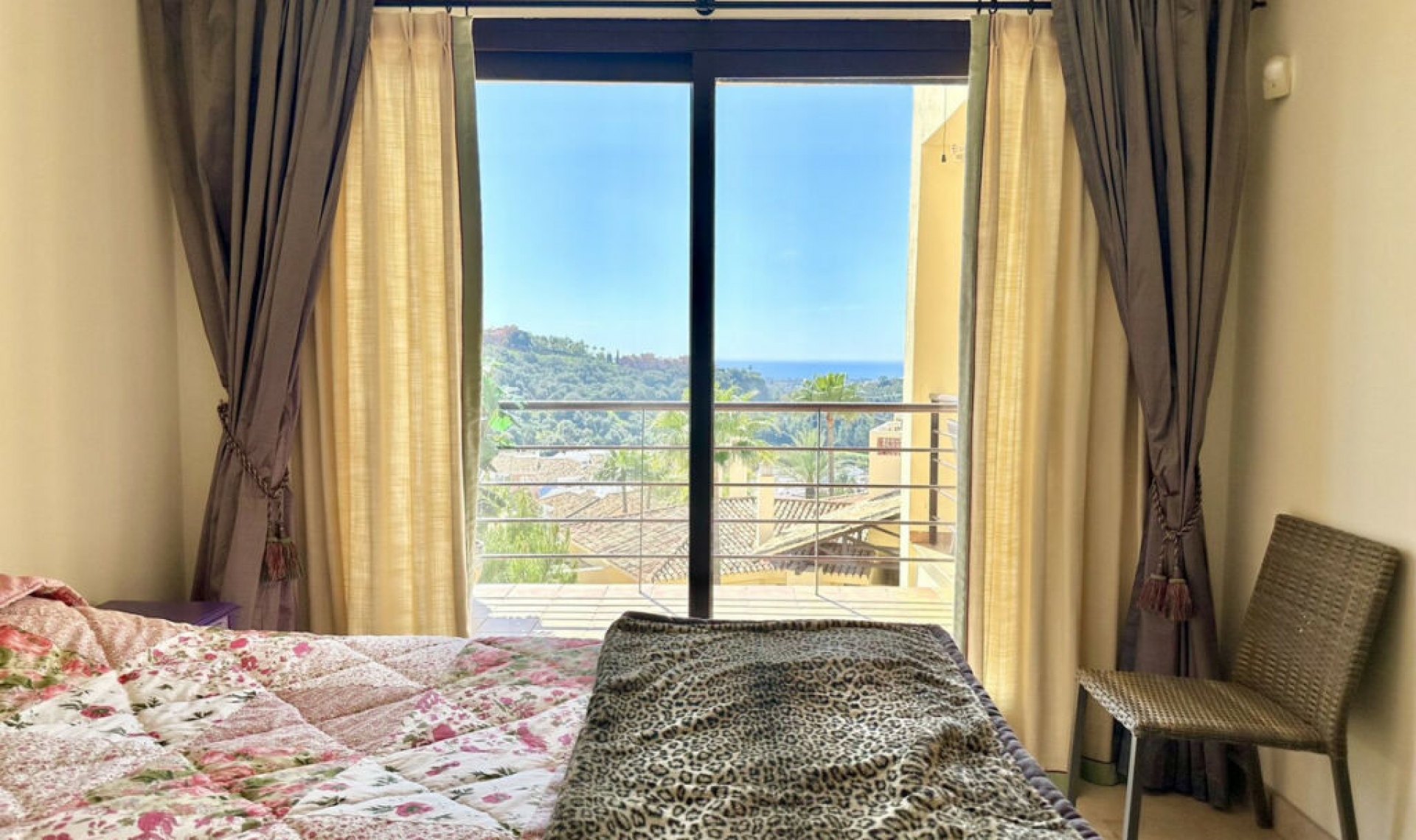 Resale - Apartment -
Los Arqueros