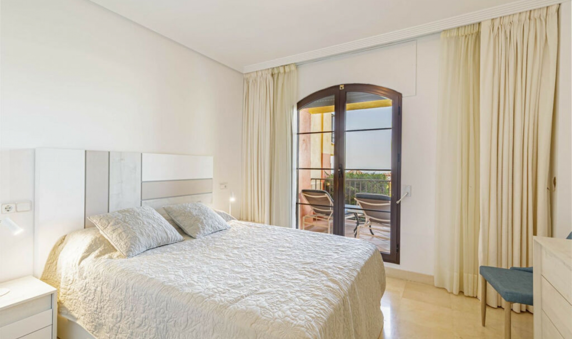 Resale - Apartment -
Los Arqueros
