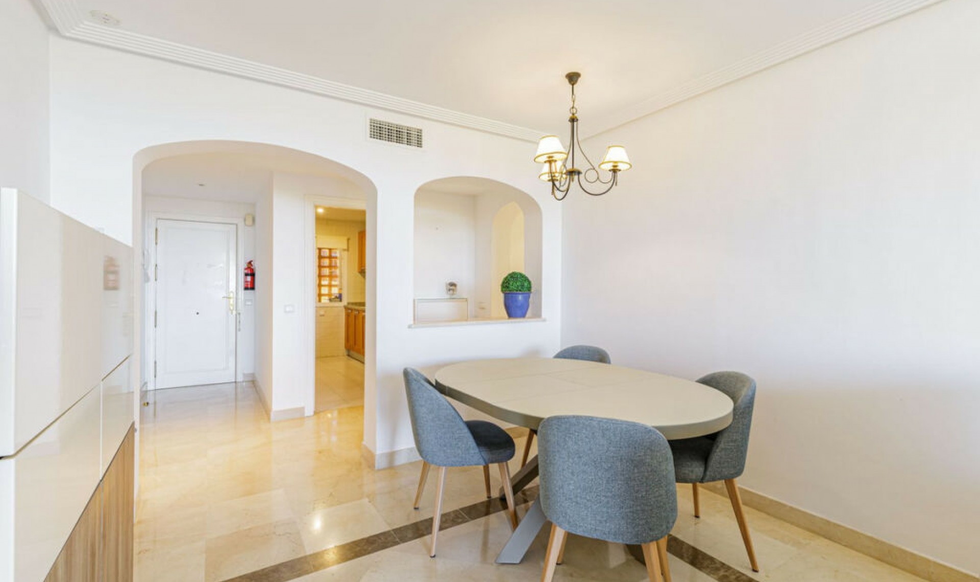 Resale - Apartment -
Los Arqueros