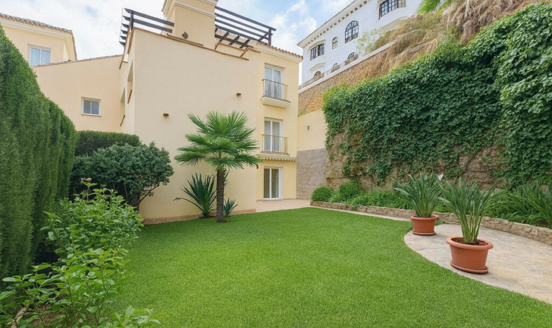 Resale - Apartment -
Los Arqueros