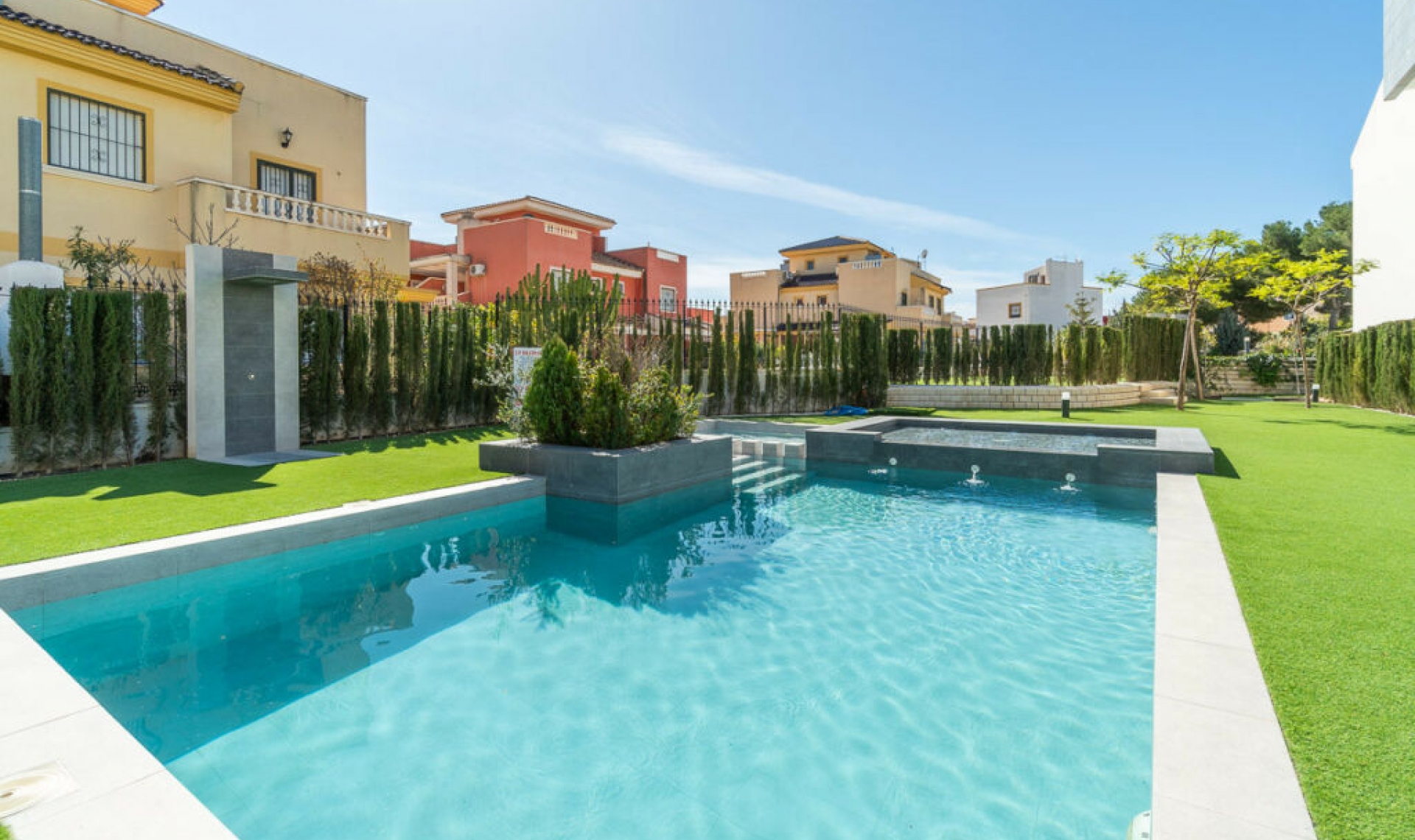 Resale - Apartment -
Los Balcones