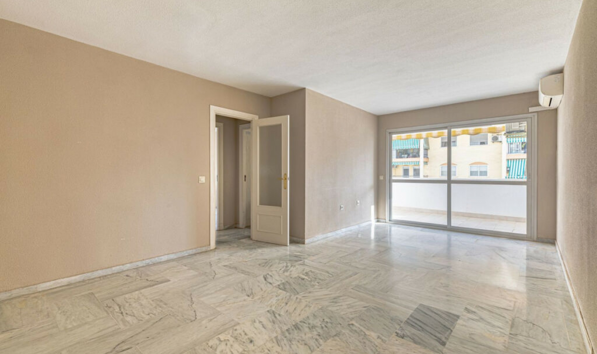 Resale - Apartment -
Los Boliches