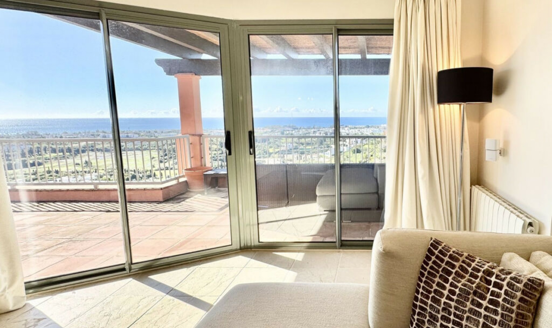 Resale - Apartment -
Los Flamingos