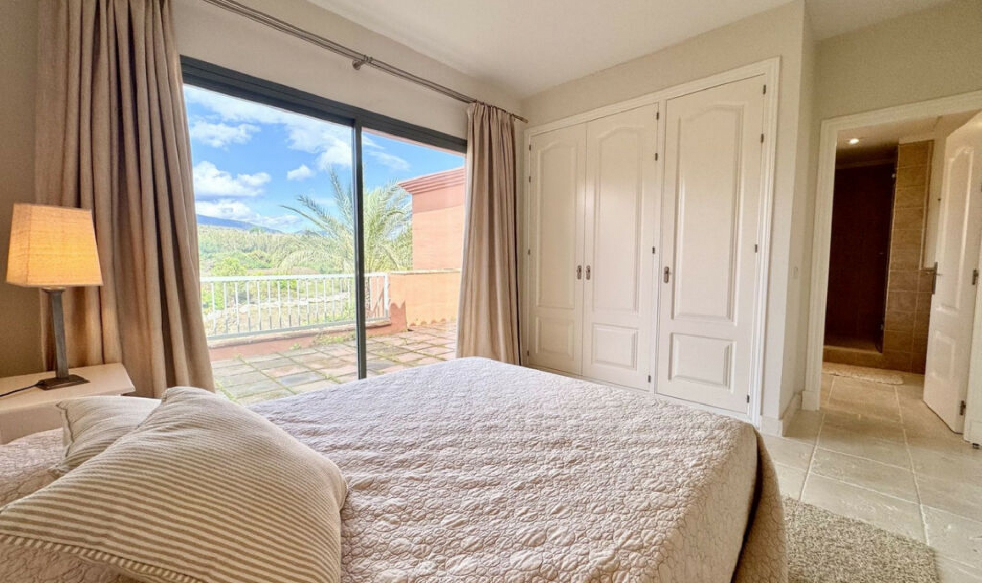 Resale - Apartment -
Los Flamingos