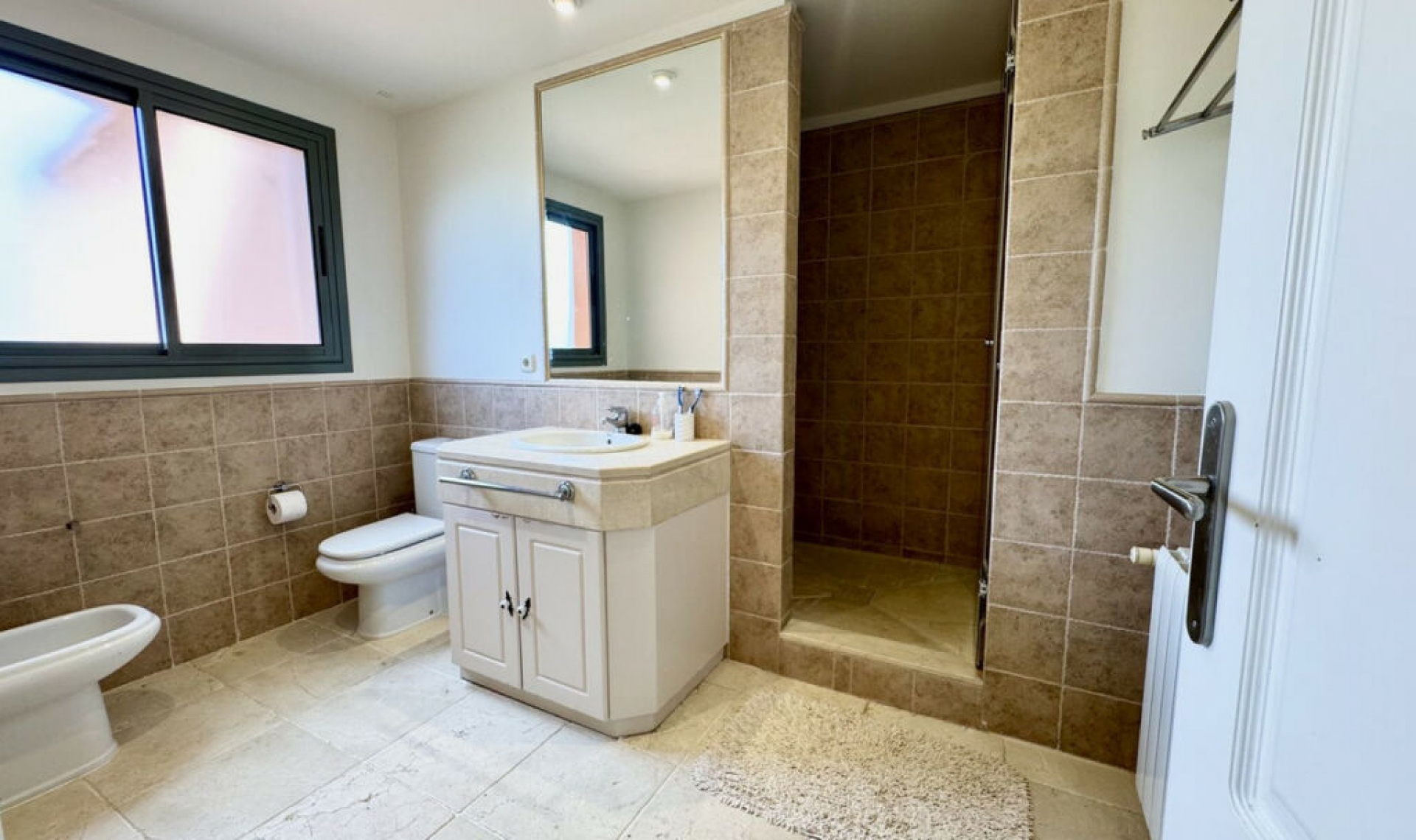 Resale - Apartment -
Los Flamingos