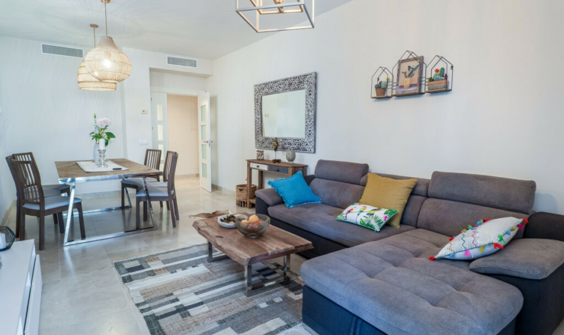 Resale - Apartment -
Los Flamingos