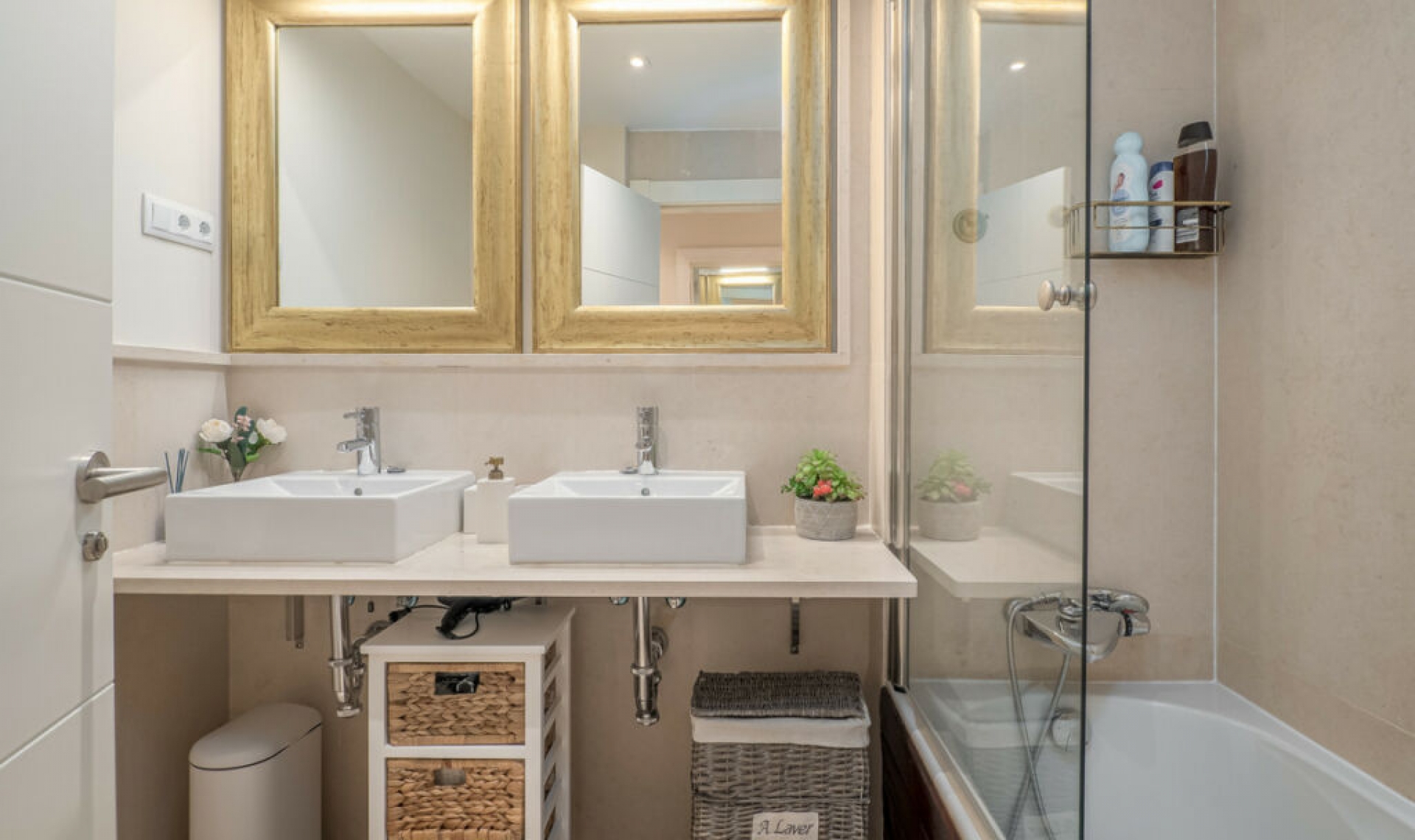 Resale - Apartment -
Los Flamingos