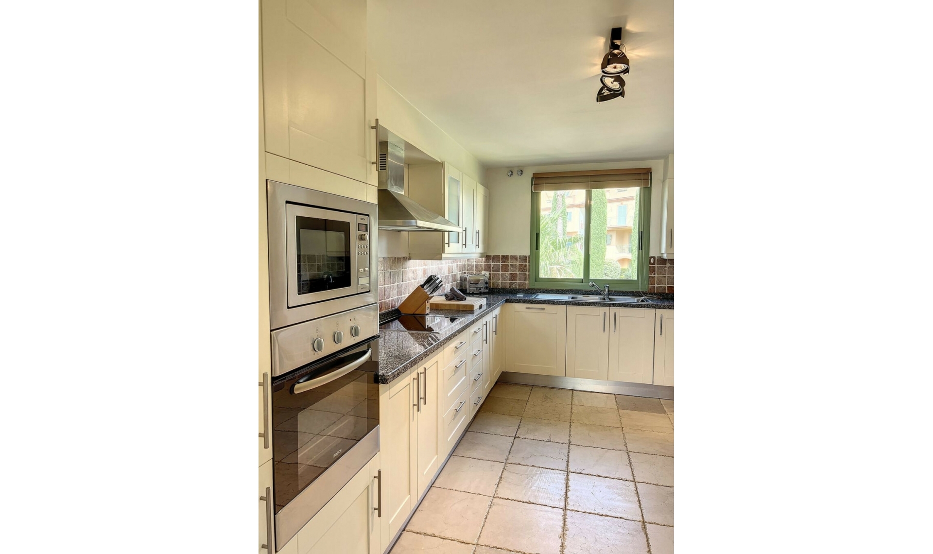 Resale - Apartment -
Los Flamingos