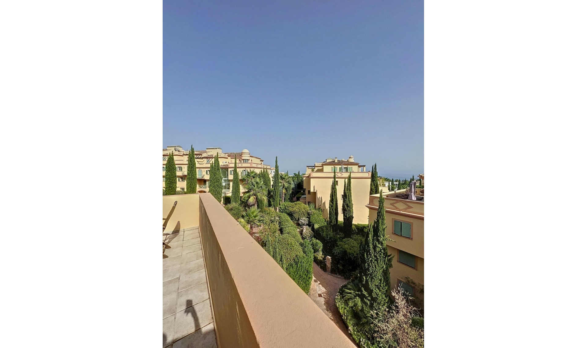 Resale - Apartment -
Los Flamingos