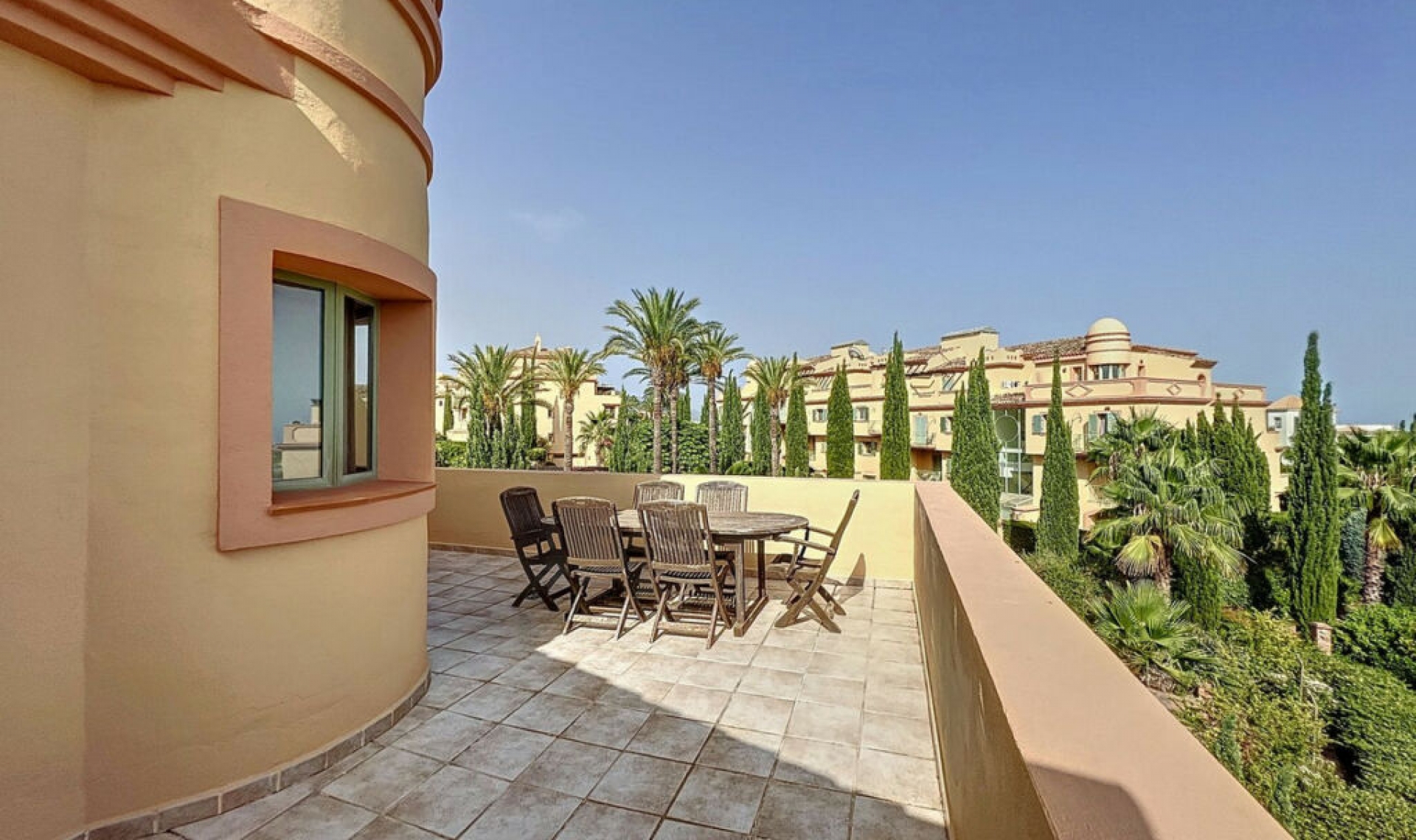 Resale - Apartment -
Los Flamingos