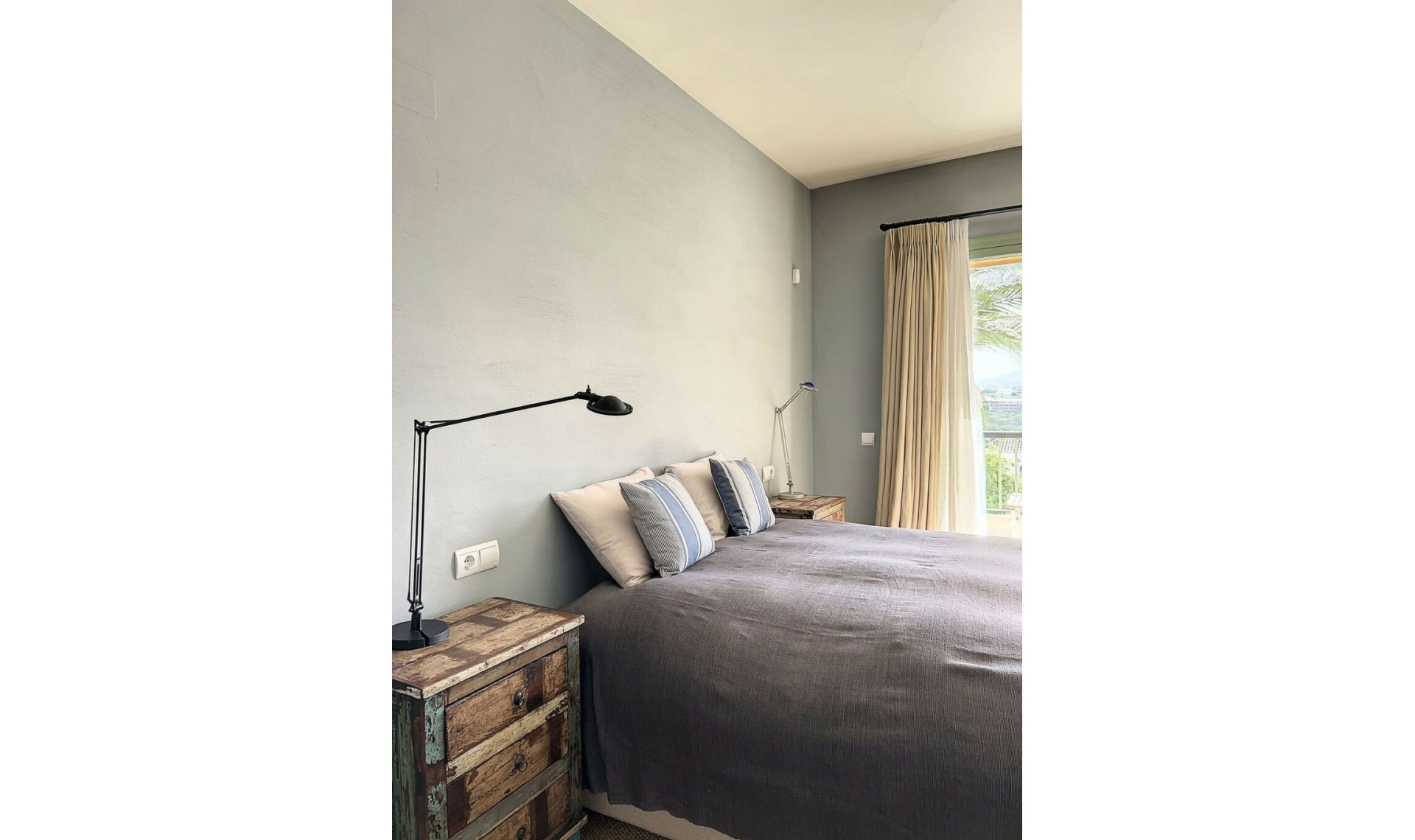 Resale - Apartment -
Los Flamingos