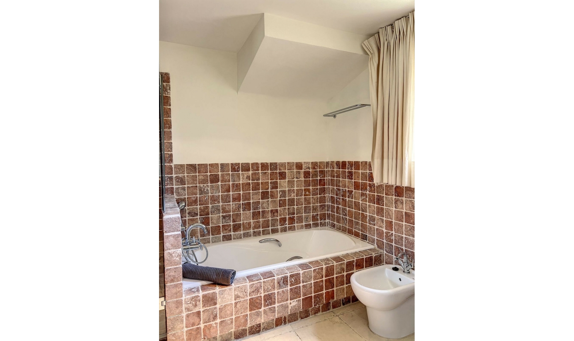 Resale - Apartment -
Los Flamingos