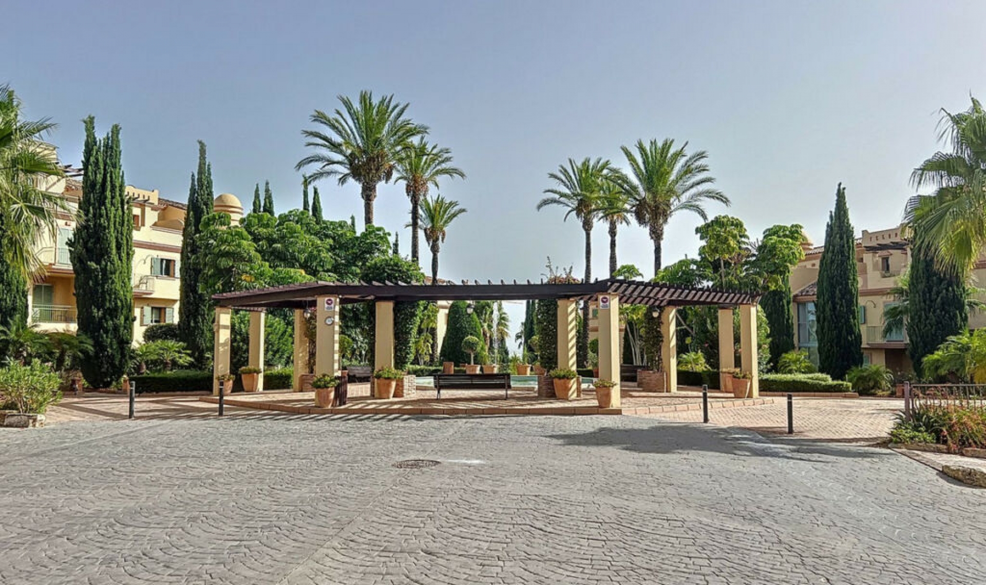 Resale - Apartment -
Los Flamingos