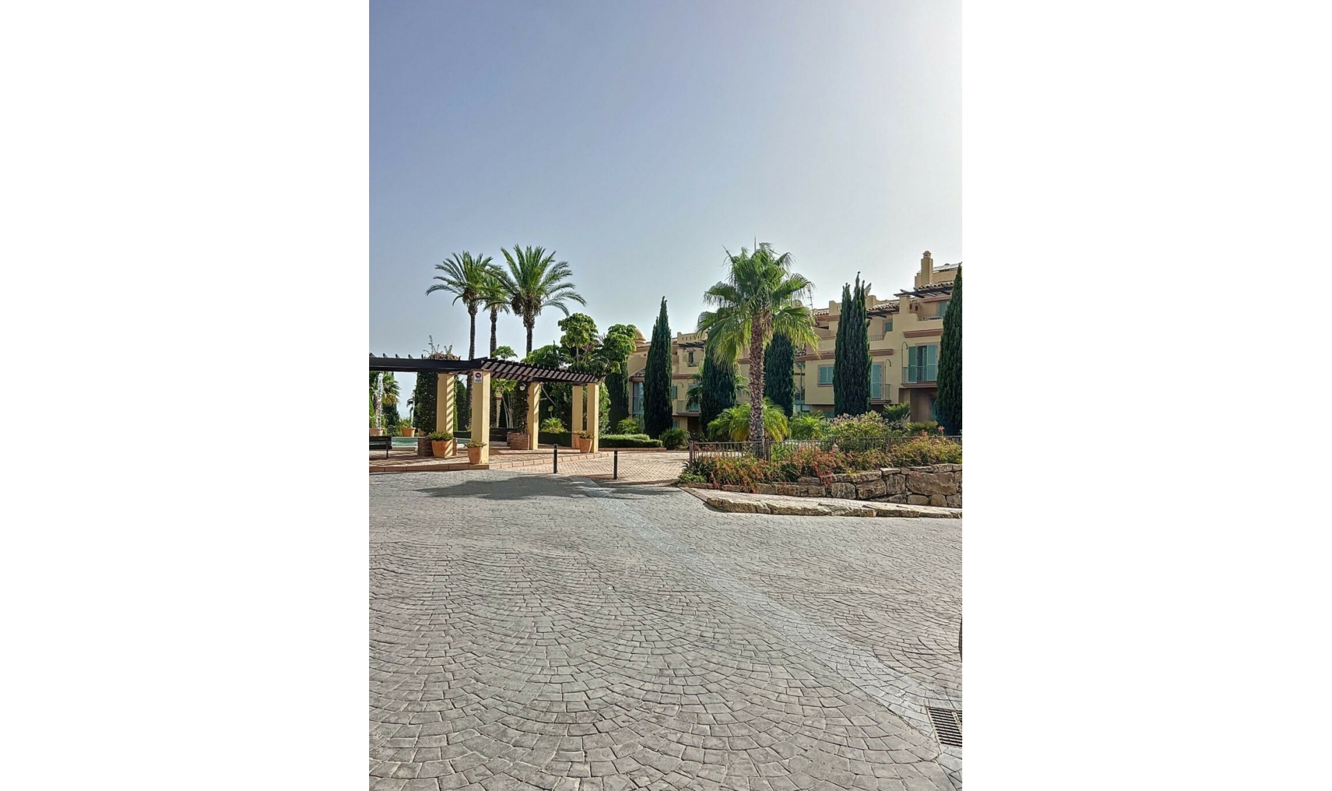 Resale - Apartment -
Los Flamingos