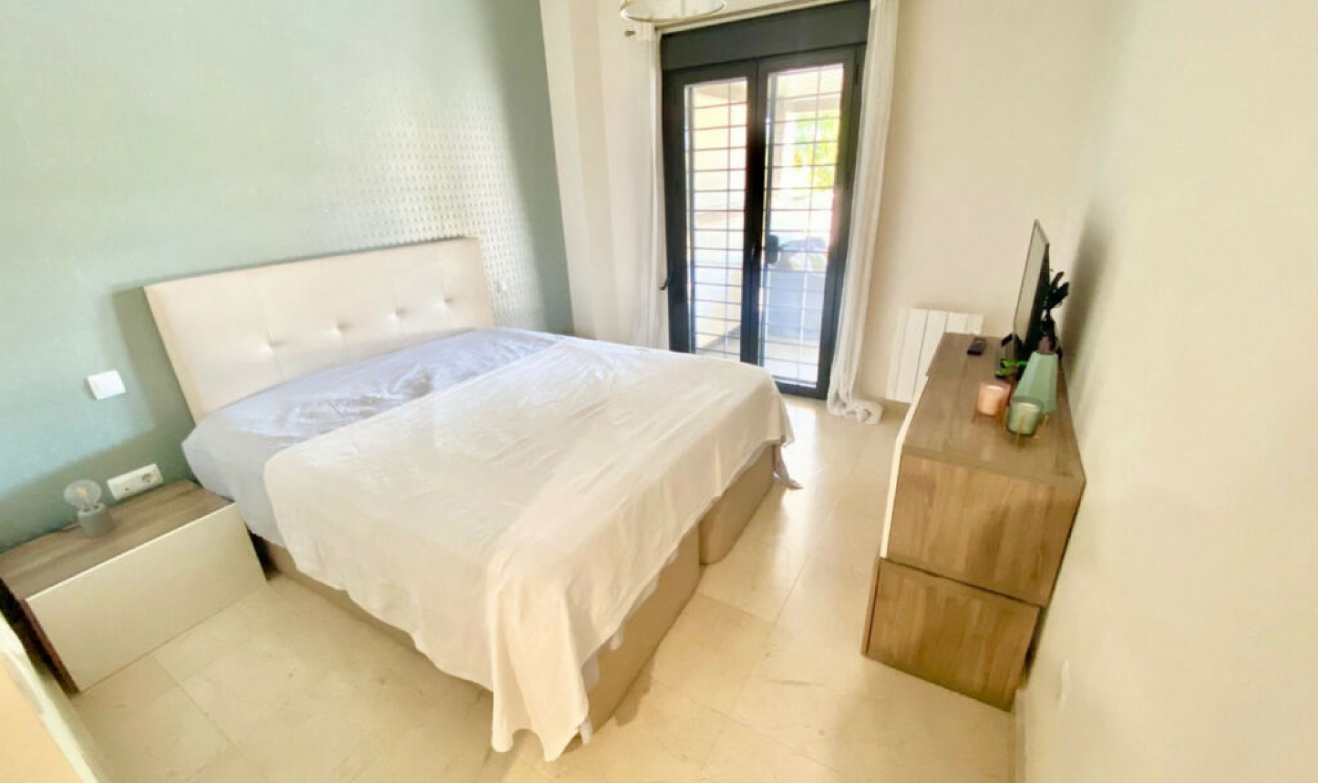 Resale - Apartment -
Los Flamingos