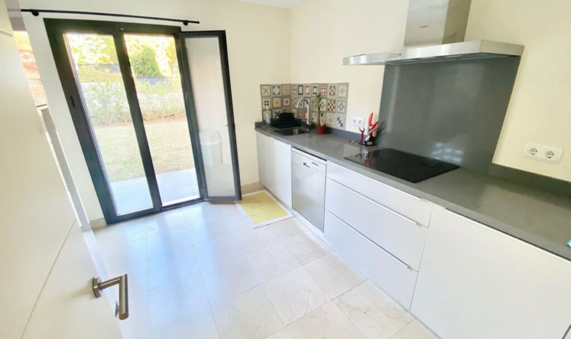 Resale - Apartment -
Los Flamingos