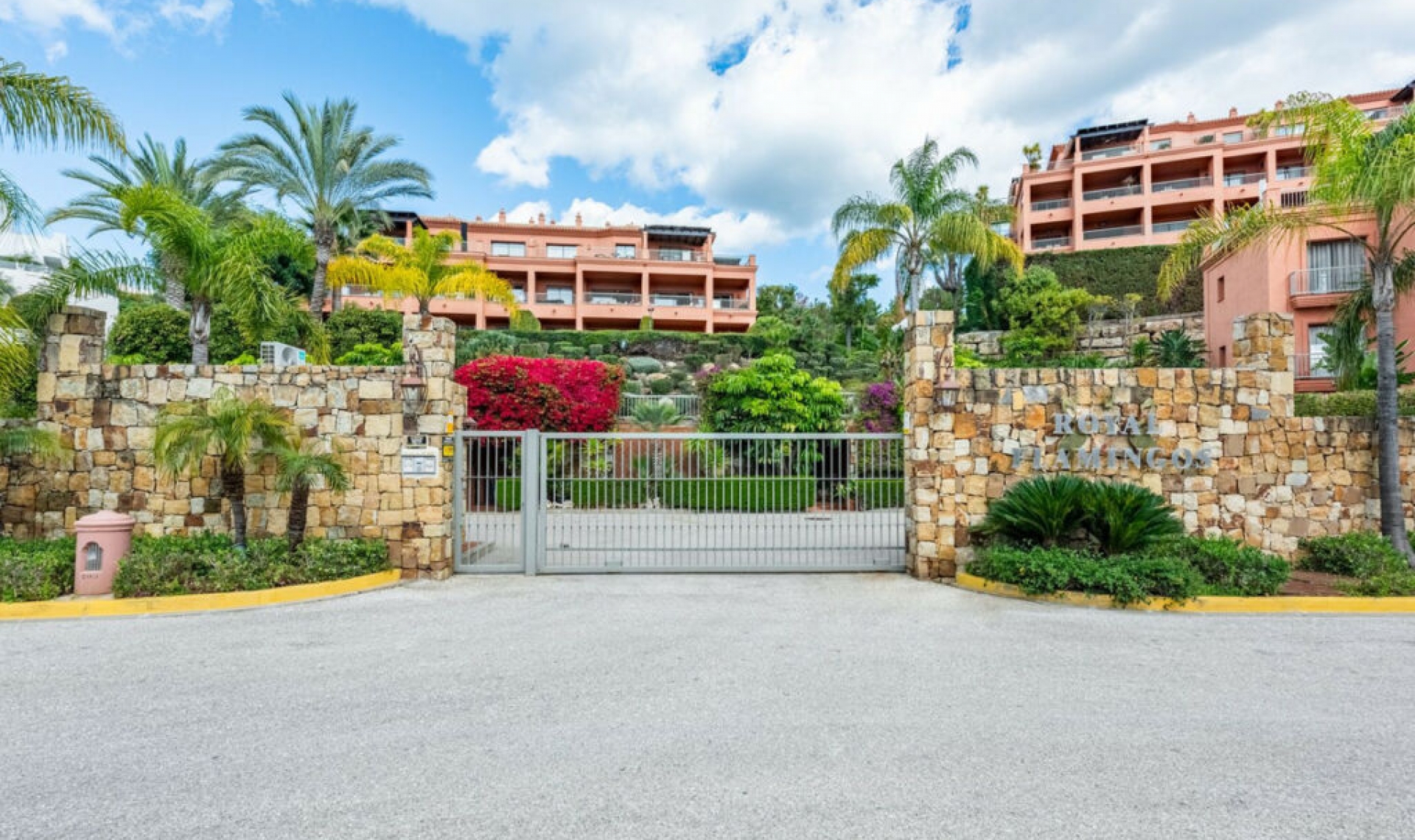 Resale - Apartment -
Los Flamingos