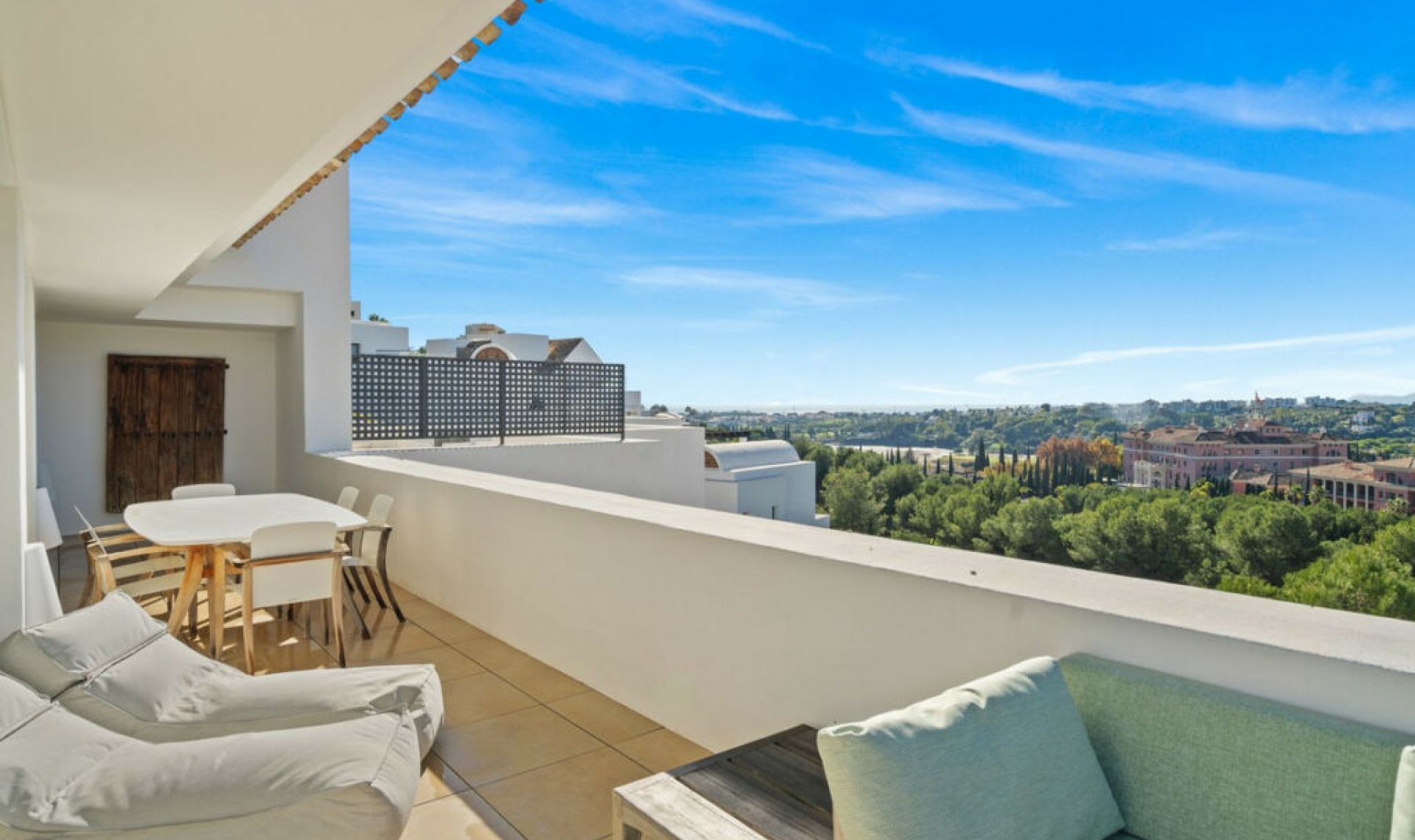 Resale - Apartment -
Los Flamingos