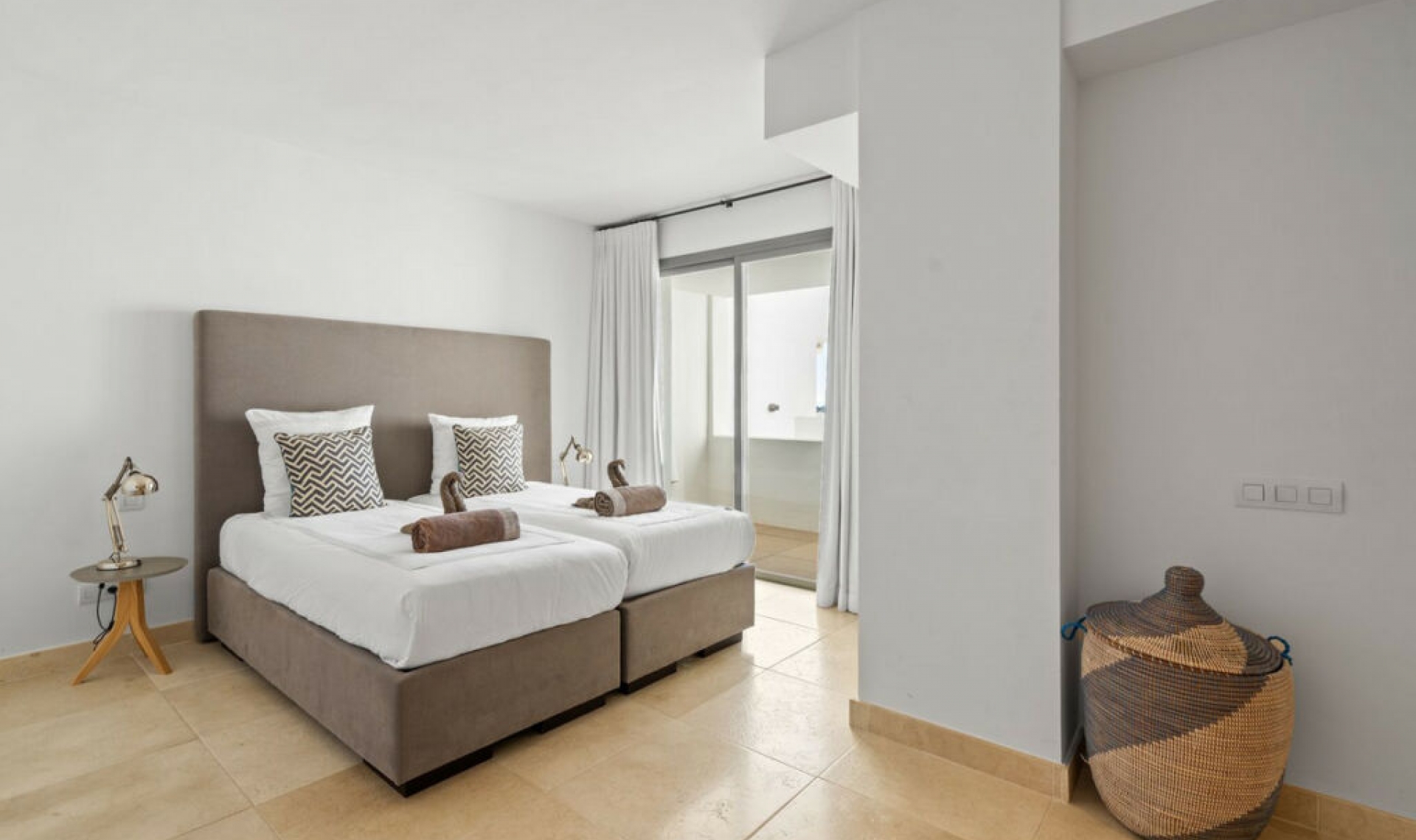 Resale - Apartment -
Los Flamingos