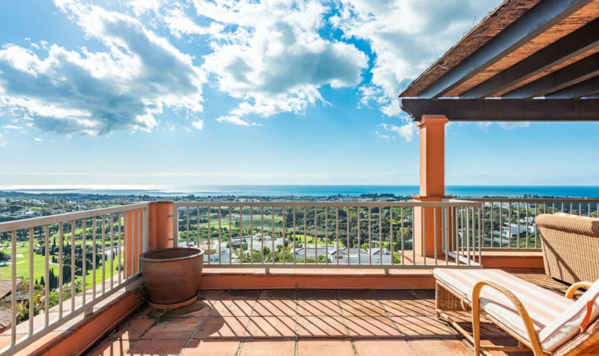 Resale - Apartment -
Los Flamingos