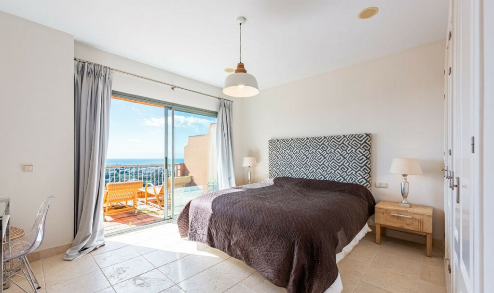 Resale - Apartment -
Los Flamingos