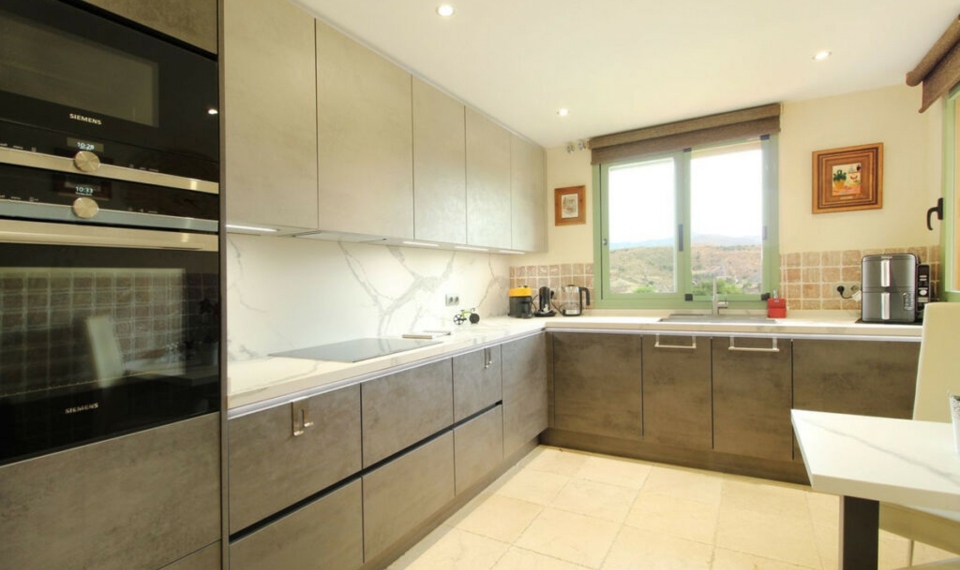 Resale - Apartment -
Los Flamingos