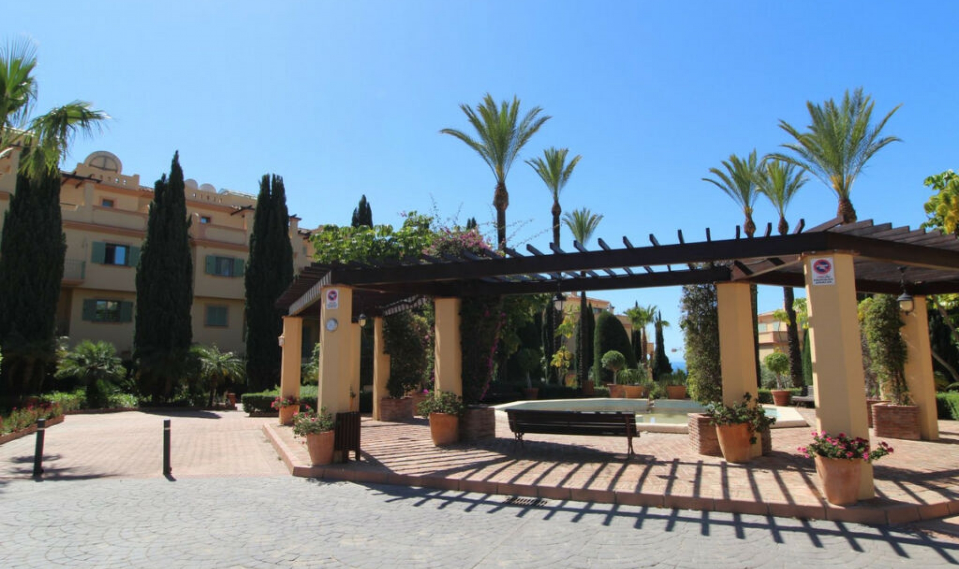 Resale - Apartment -
Los Flamingos