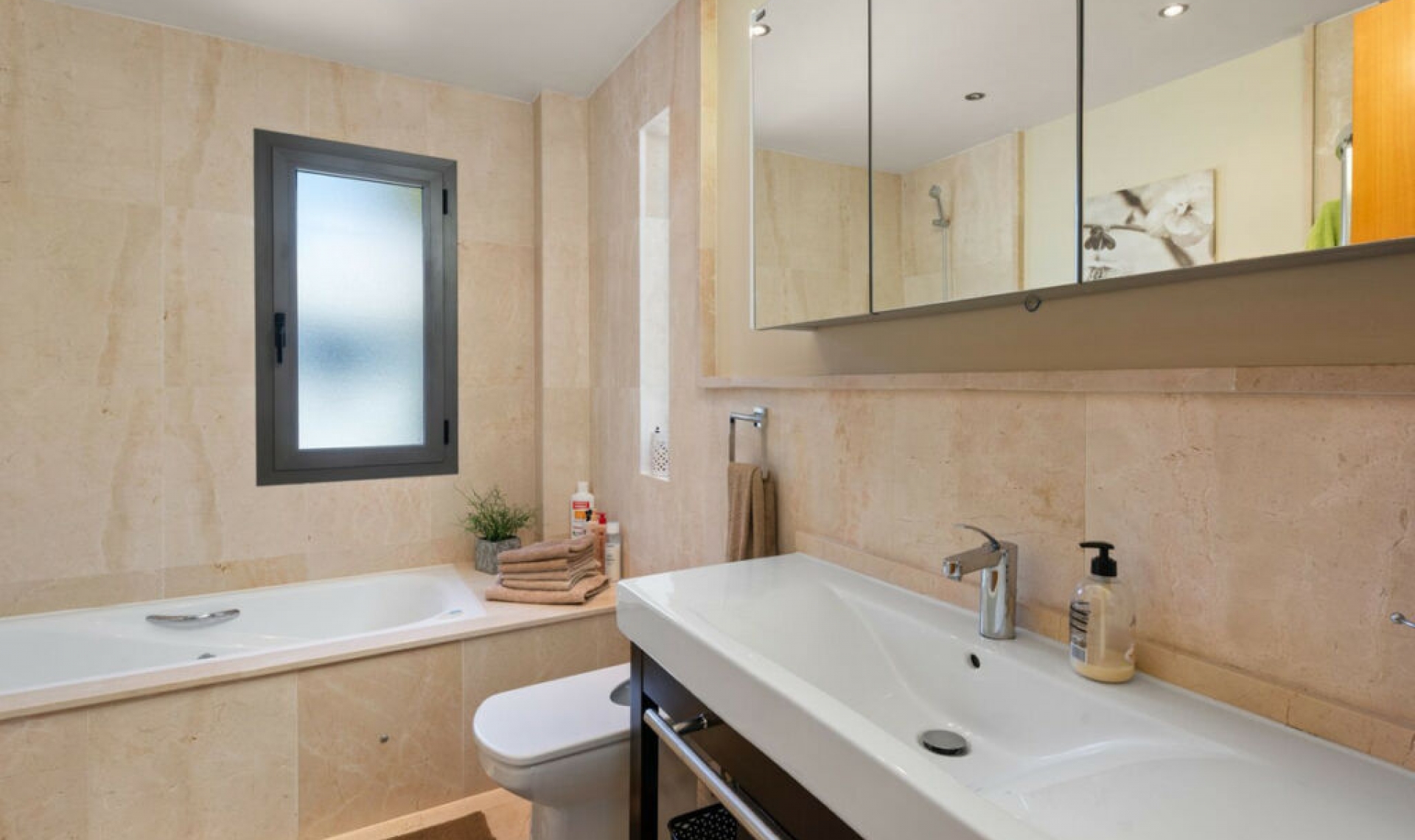 Resale - Apartment -
Los Flamingos