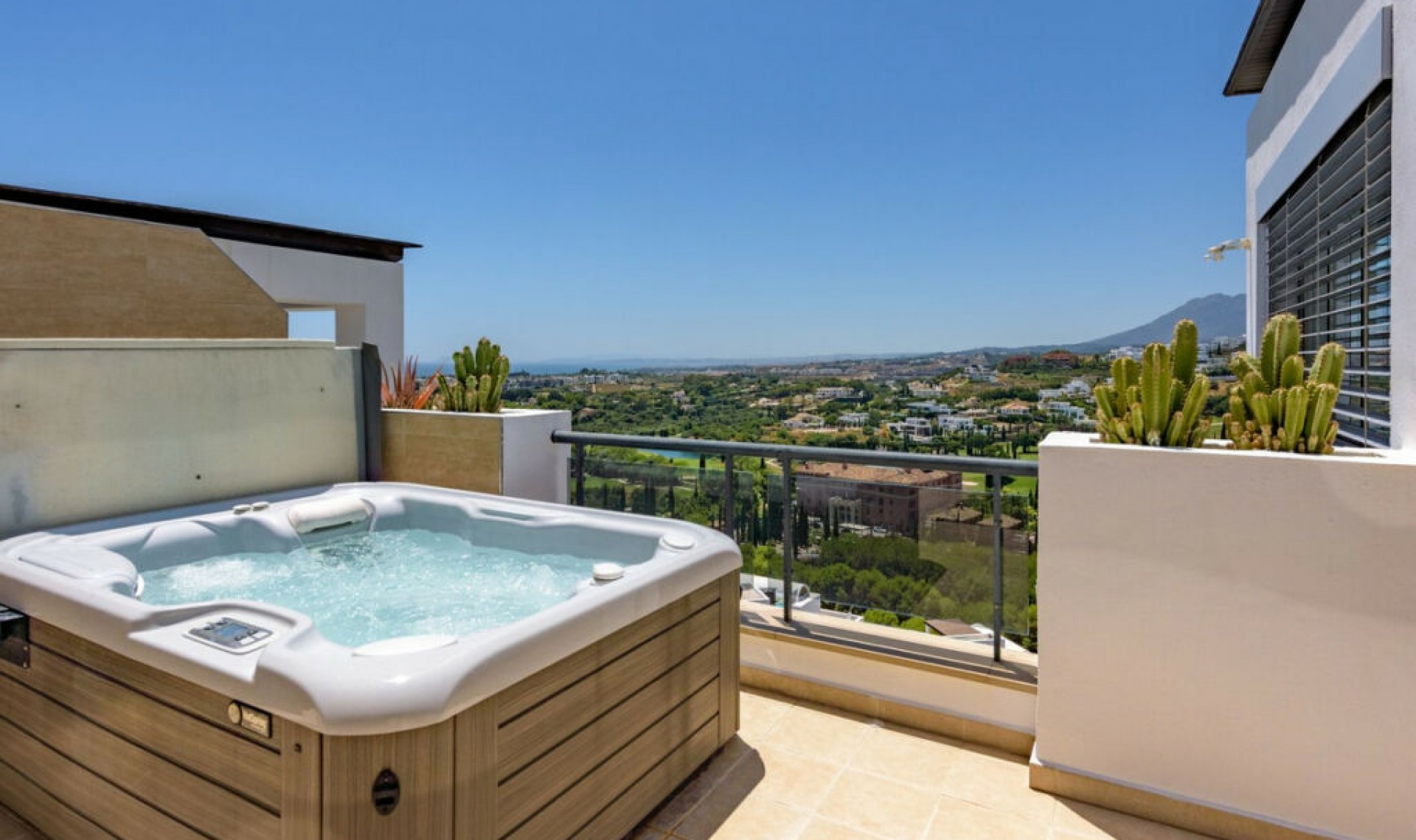 Resale - Apartment -
Los Flamingos