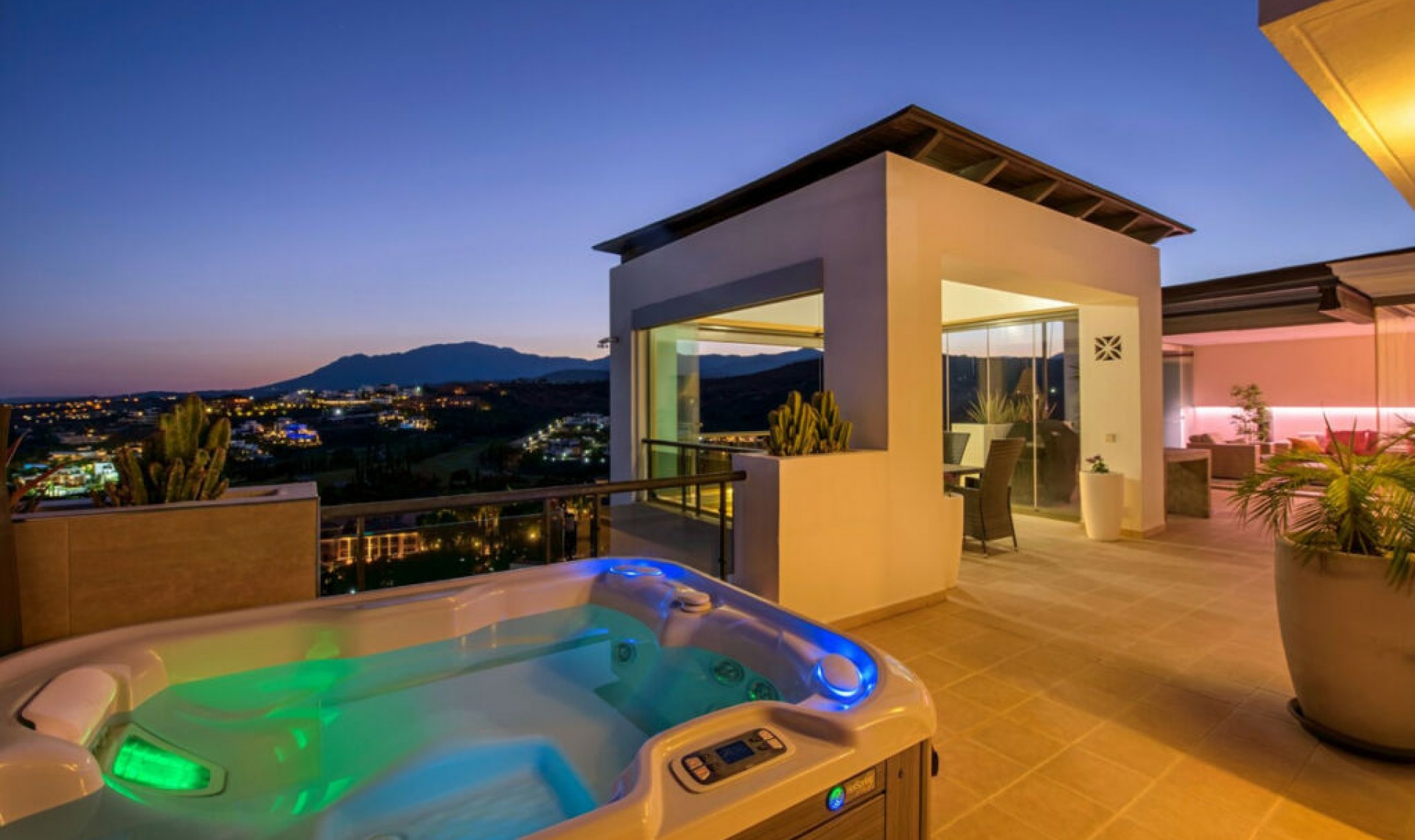 Resale - Apartment -
Los Flamingos