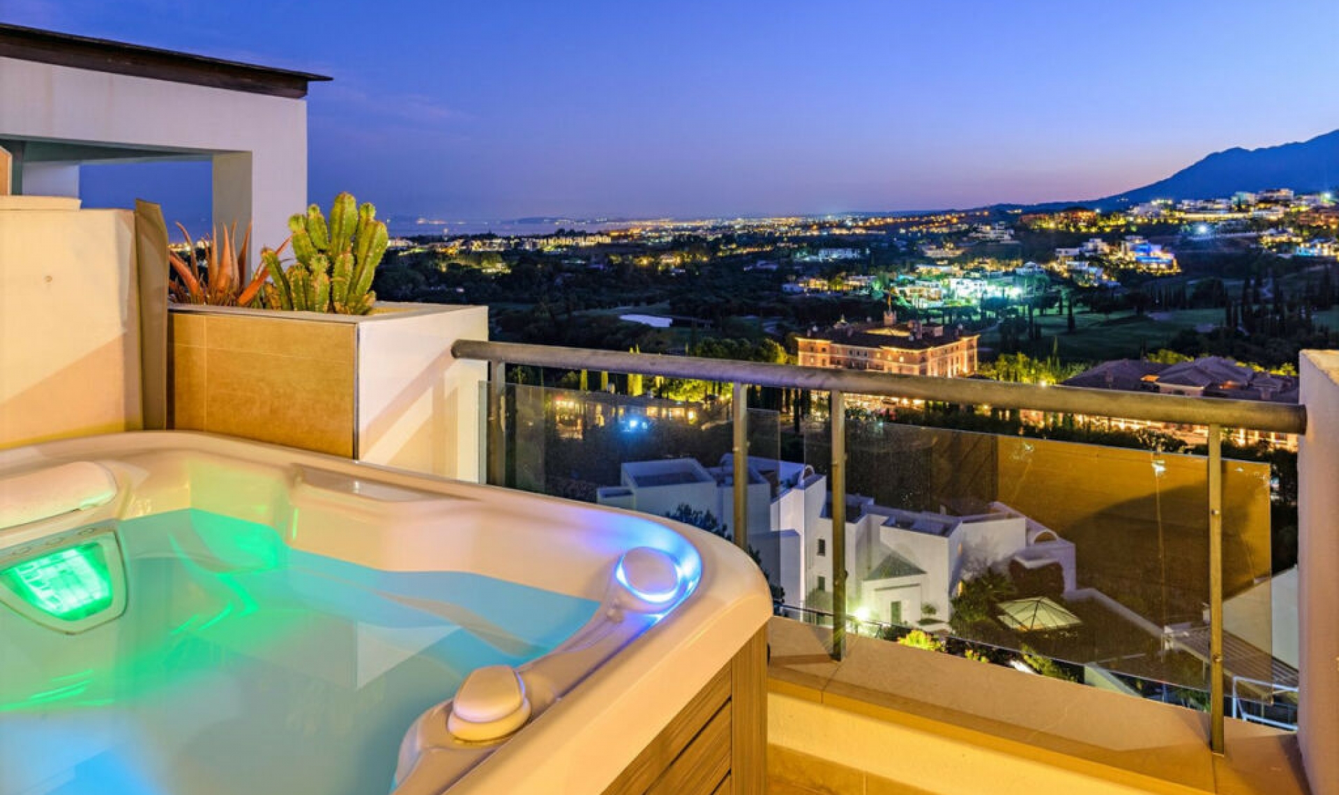 Resale - Apartment -
Los Flamingos