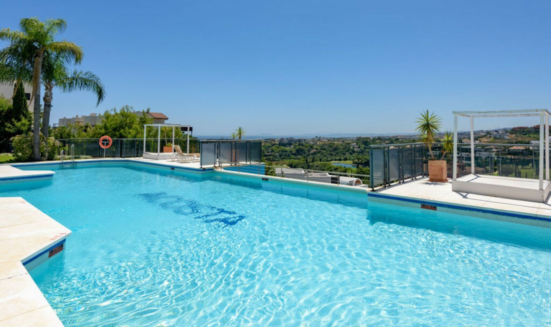 Resale - Apartment -
Los Flamingos