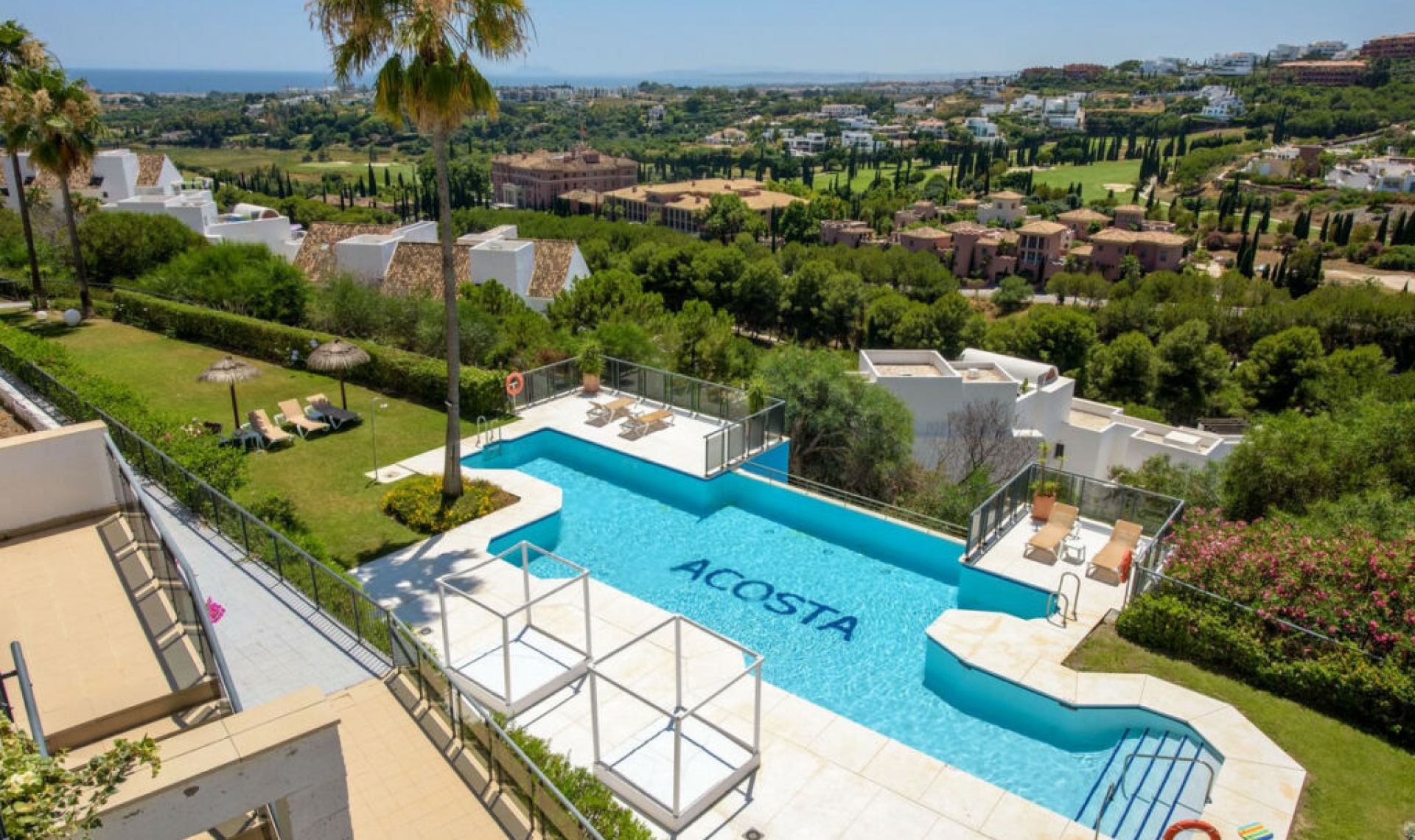 Resale - Apartment -
Los Flamingos