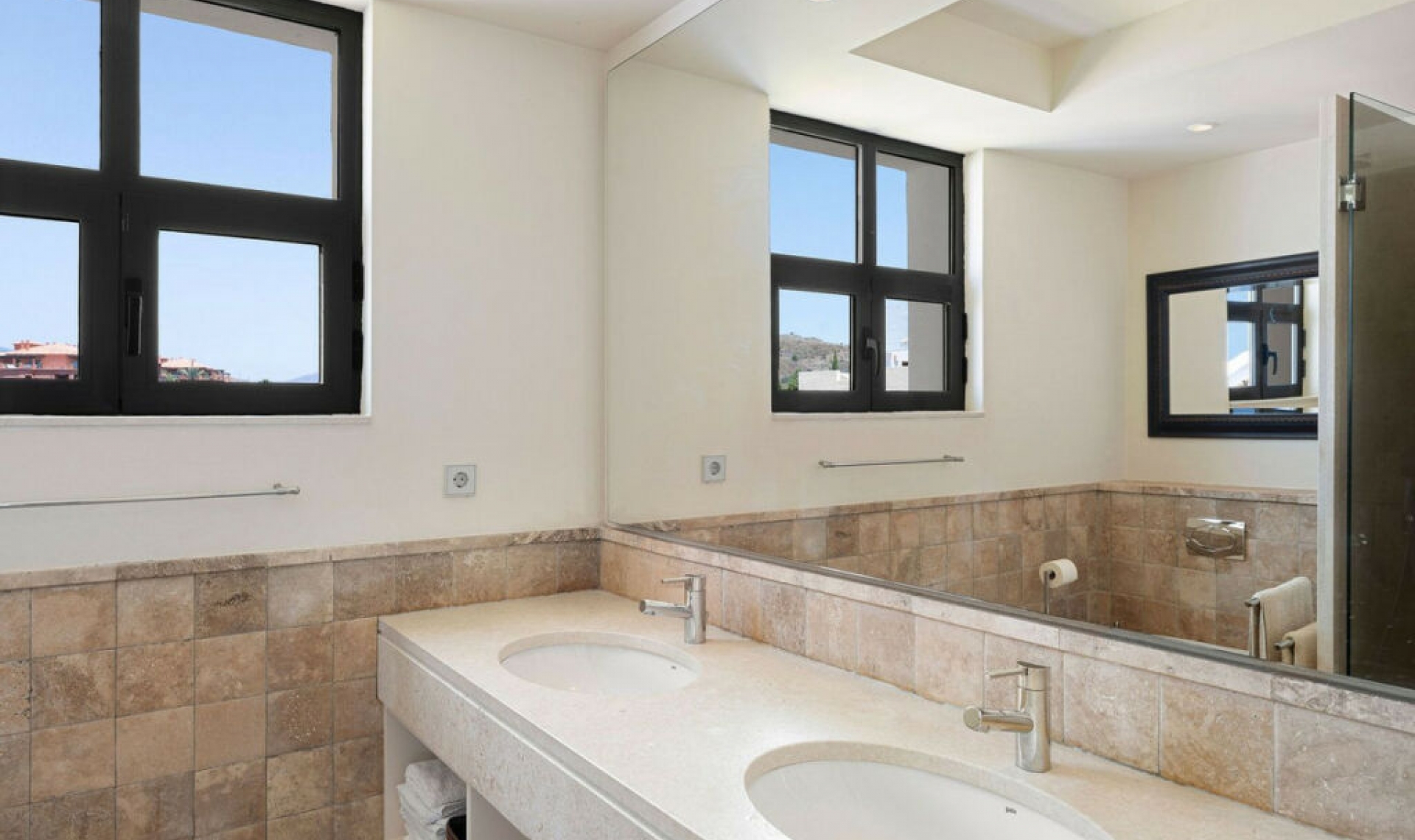 Resale - Apartment -
Los Flamingos