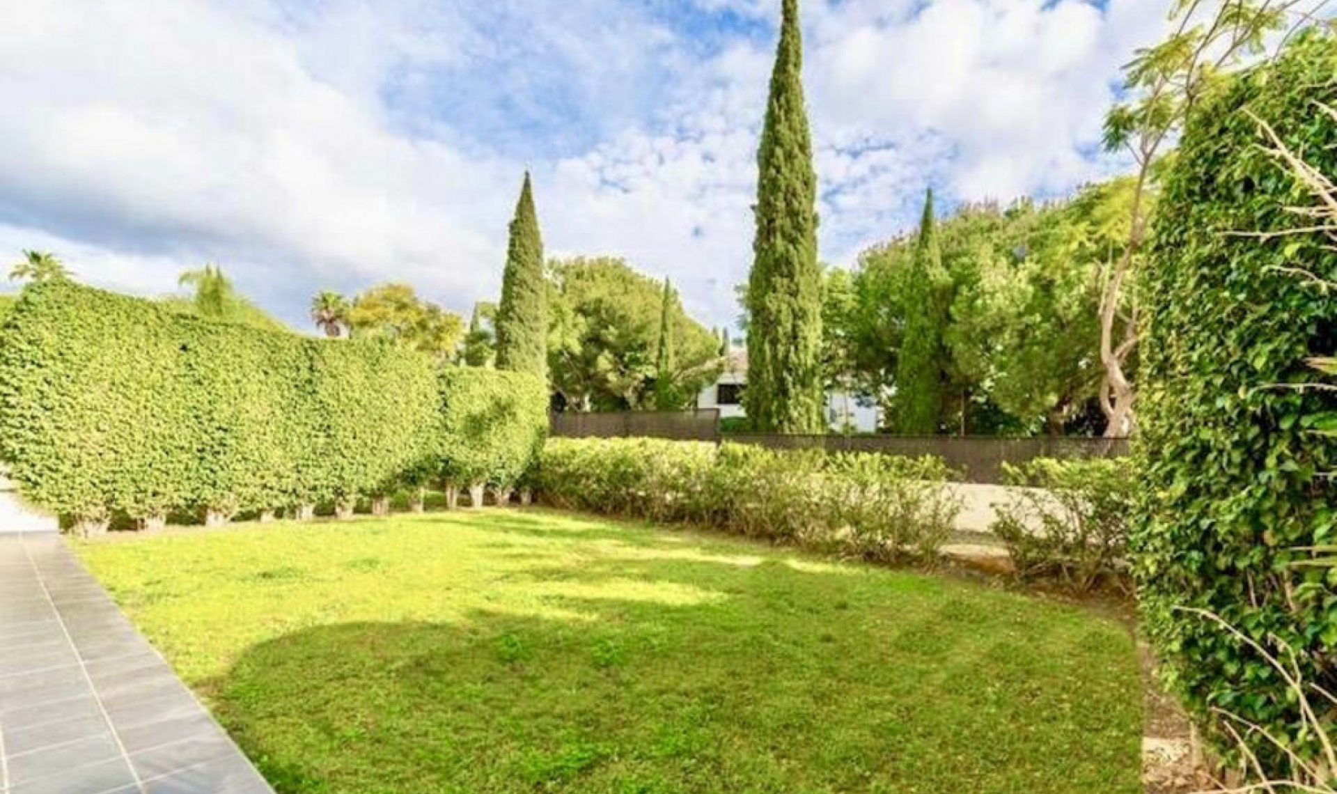 Resale - Apartment -
Los Flamingos